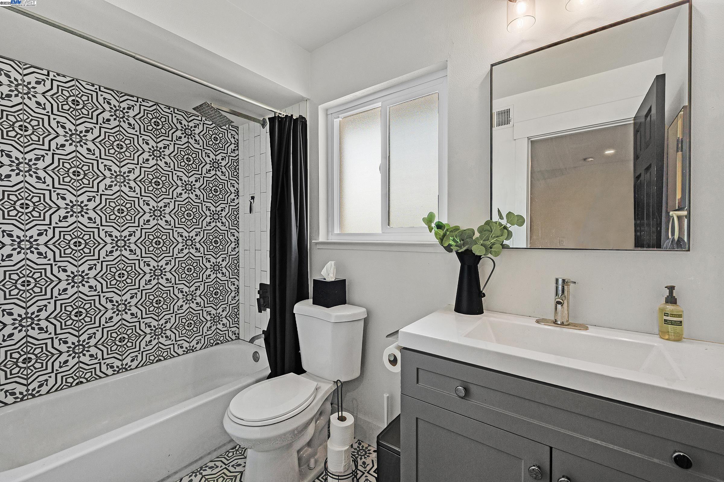 Detail Gallery Image 25 of 52 For 2157 Farmington Pl, Livermore,  CA 94550 - 4 Beds | 2/1 Baths