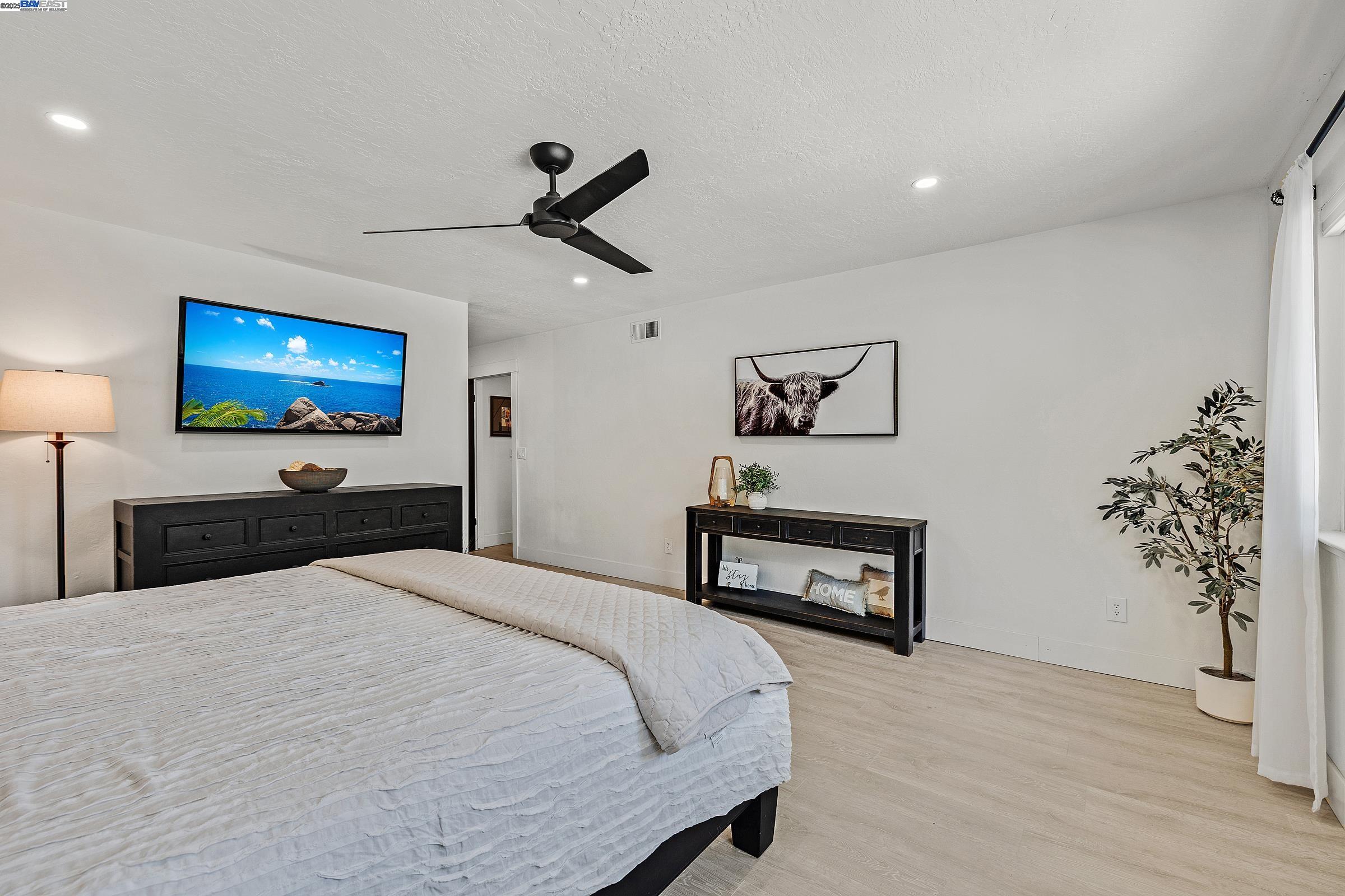 Detail Gallery Image 28 of 52 For 2157 Farmington Pl, Livermore,  CA 94550 - 4 Beds | 2/1 Baths