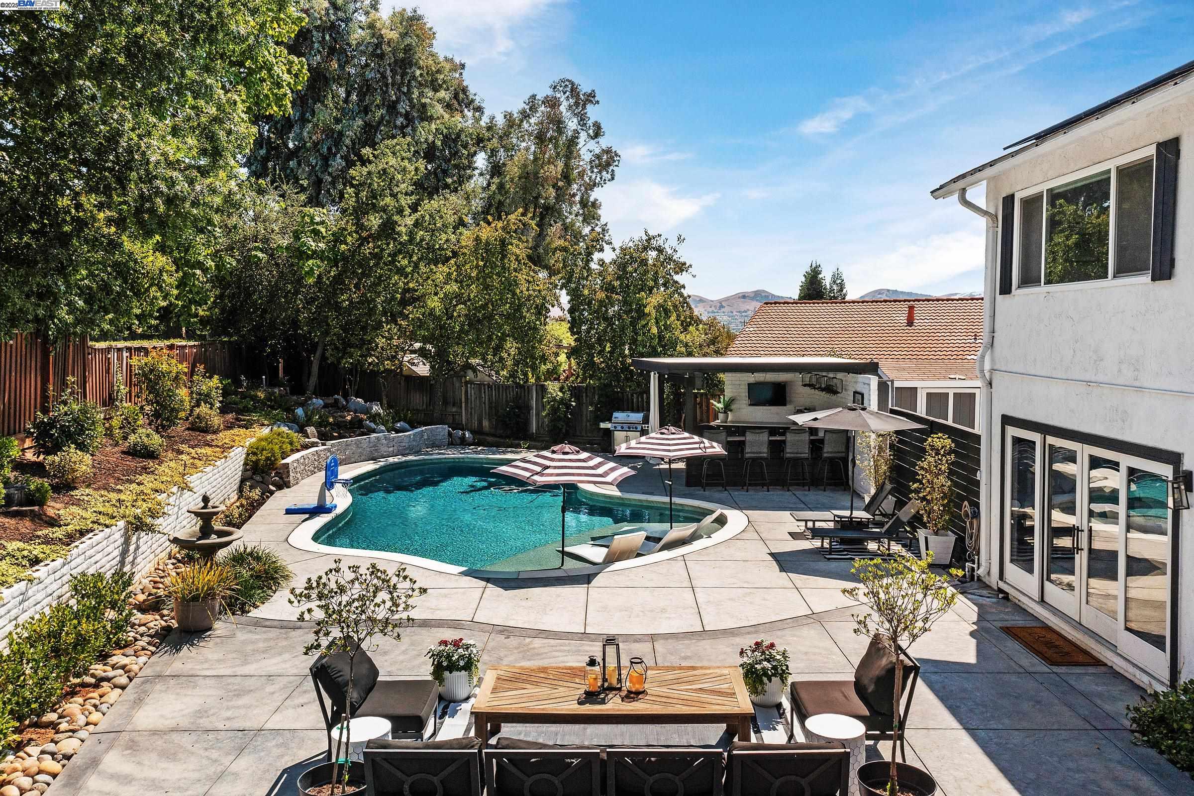 Detail Gallery Image 32 of 52 For 2157 Farmington Pl, Livermore,  CA 94550 - 4 Beds | 2/1 Baths