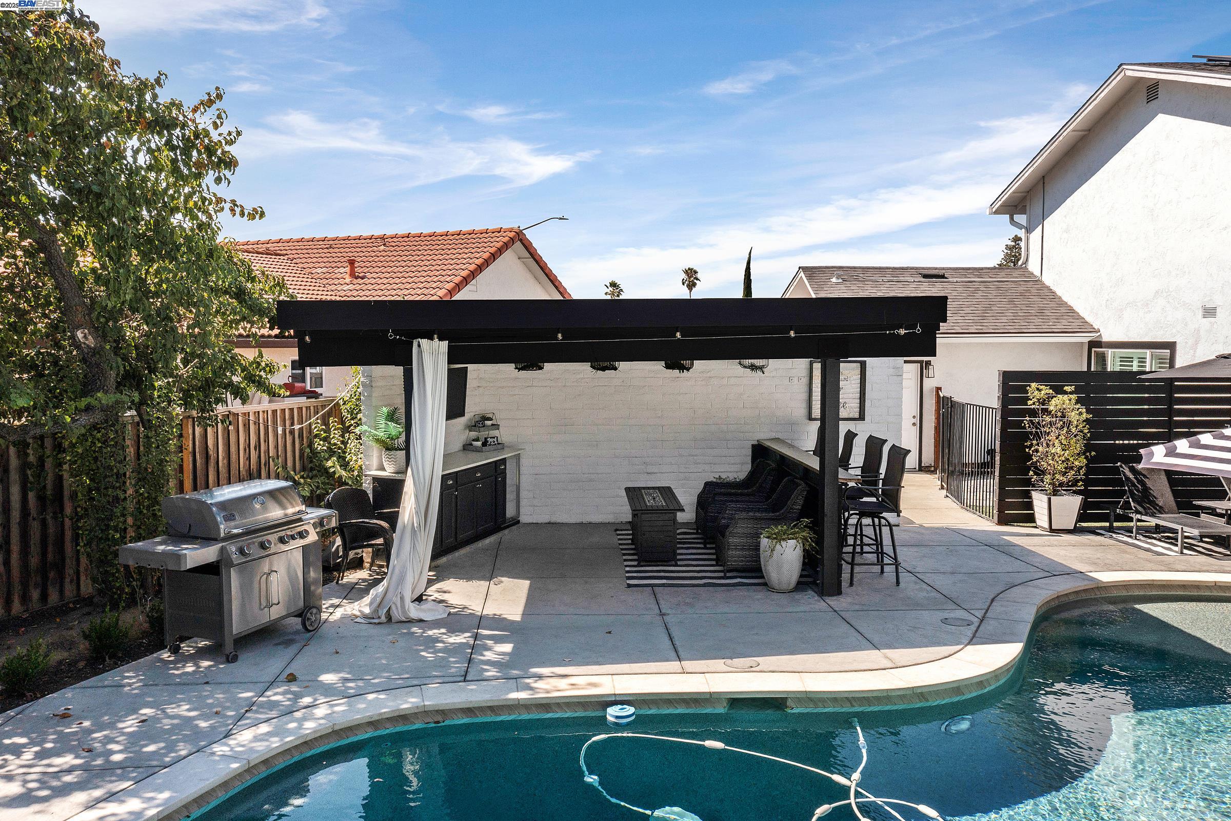 Detail Gallery Image 38 of 52 For 2157 Farmington Pl, Livermore,  CA 94550 - 4 Beds | 2/1 Baths