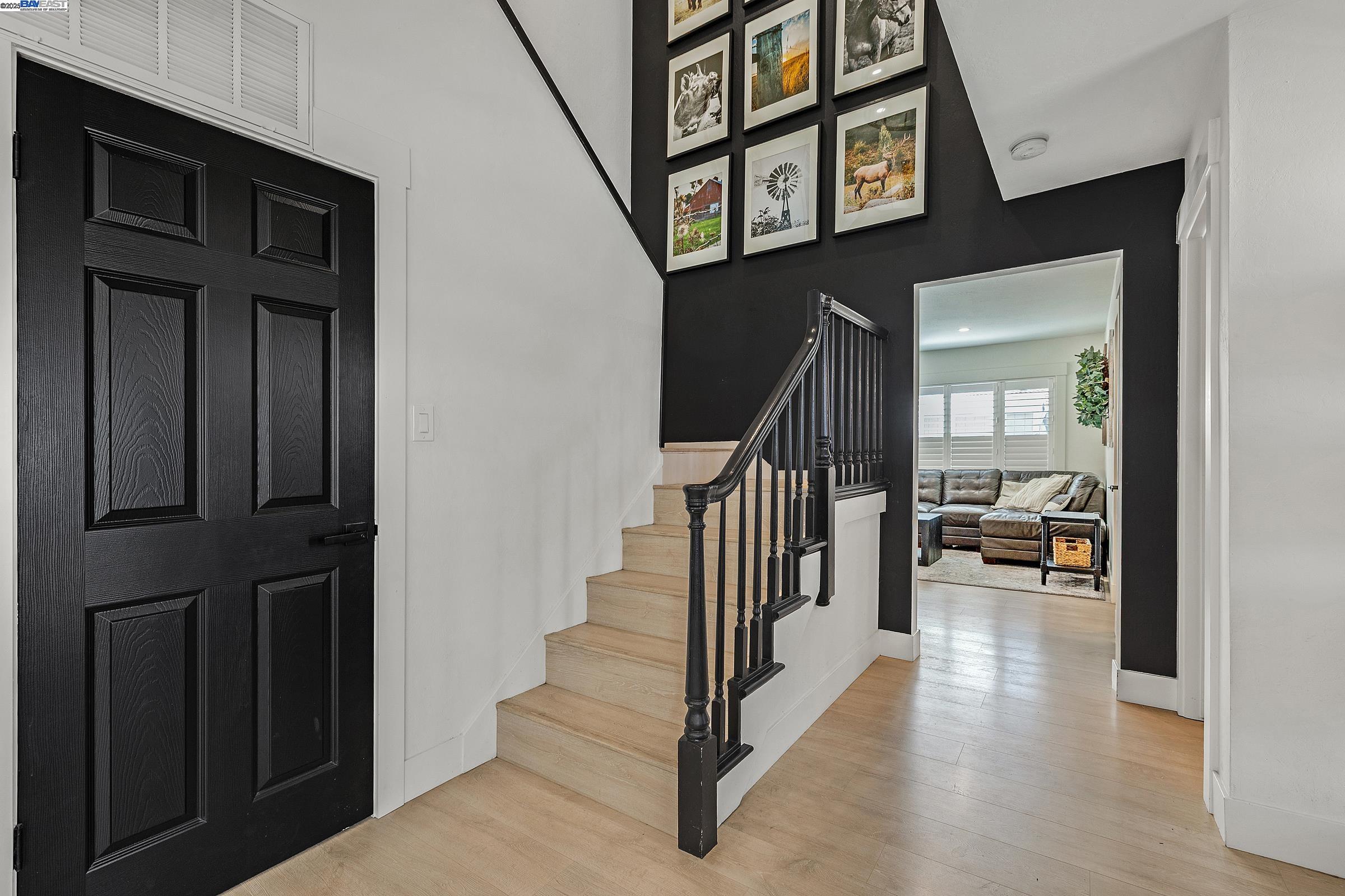 Detail Gallery Image 4 of 52 For 2157 Farmington Pl, Livermore,  CA 94550 - 4 Beds | 2/1 Baths