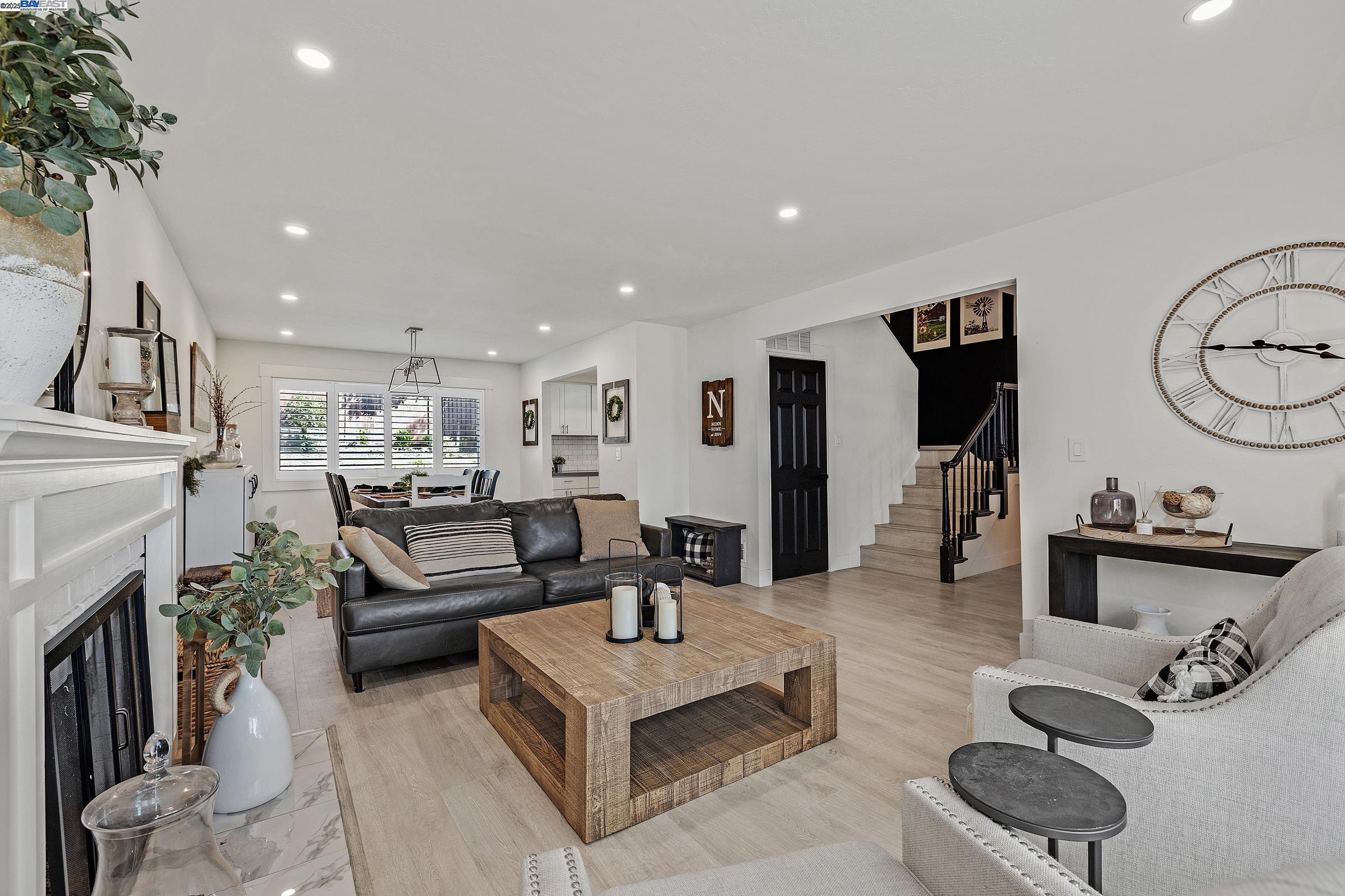 Detail Gallery Image 5 of 52 For 2157 Farmington Pl, Livermore,  CA 94550 - 4 Beds | 2/1 Baths