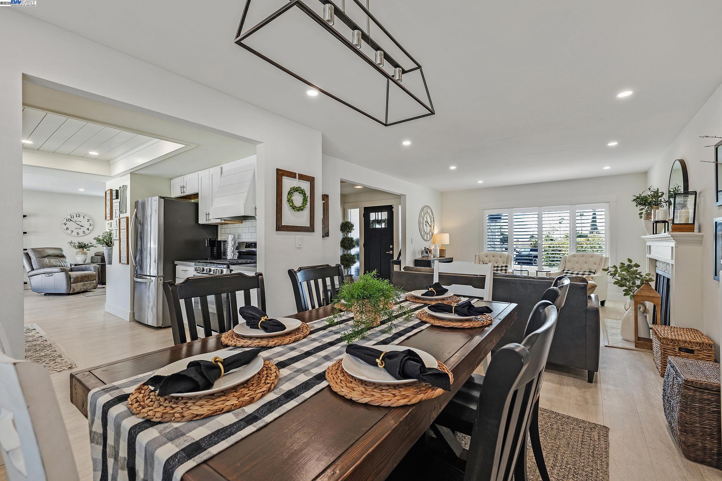 Detail Gallery Image 8 of 52 For 2157 Farmington Pl, Livermore,  CA 94550 - 4 Beds | 2/1 Baths