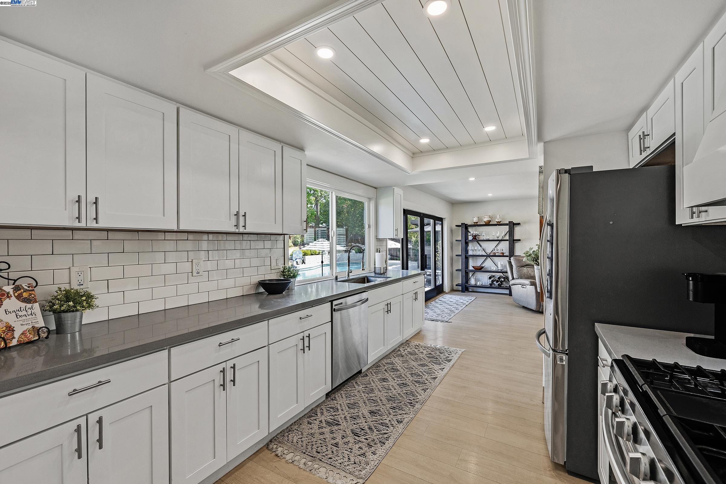 Detail Gallery Image 9 of 52 For 2157 Farmington Pl, Livermore,  CA 94550 - 4 Beds | 2/1 Baths
