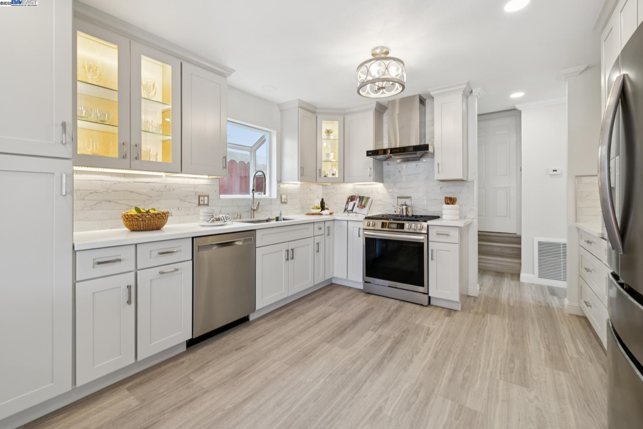 Detail Gallery Image 16 of 56 For 3594 Cama Ln, Castro Valley,  CA 94552 - 4 Beds | 2/1 Baths
