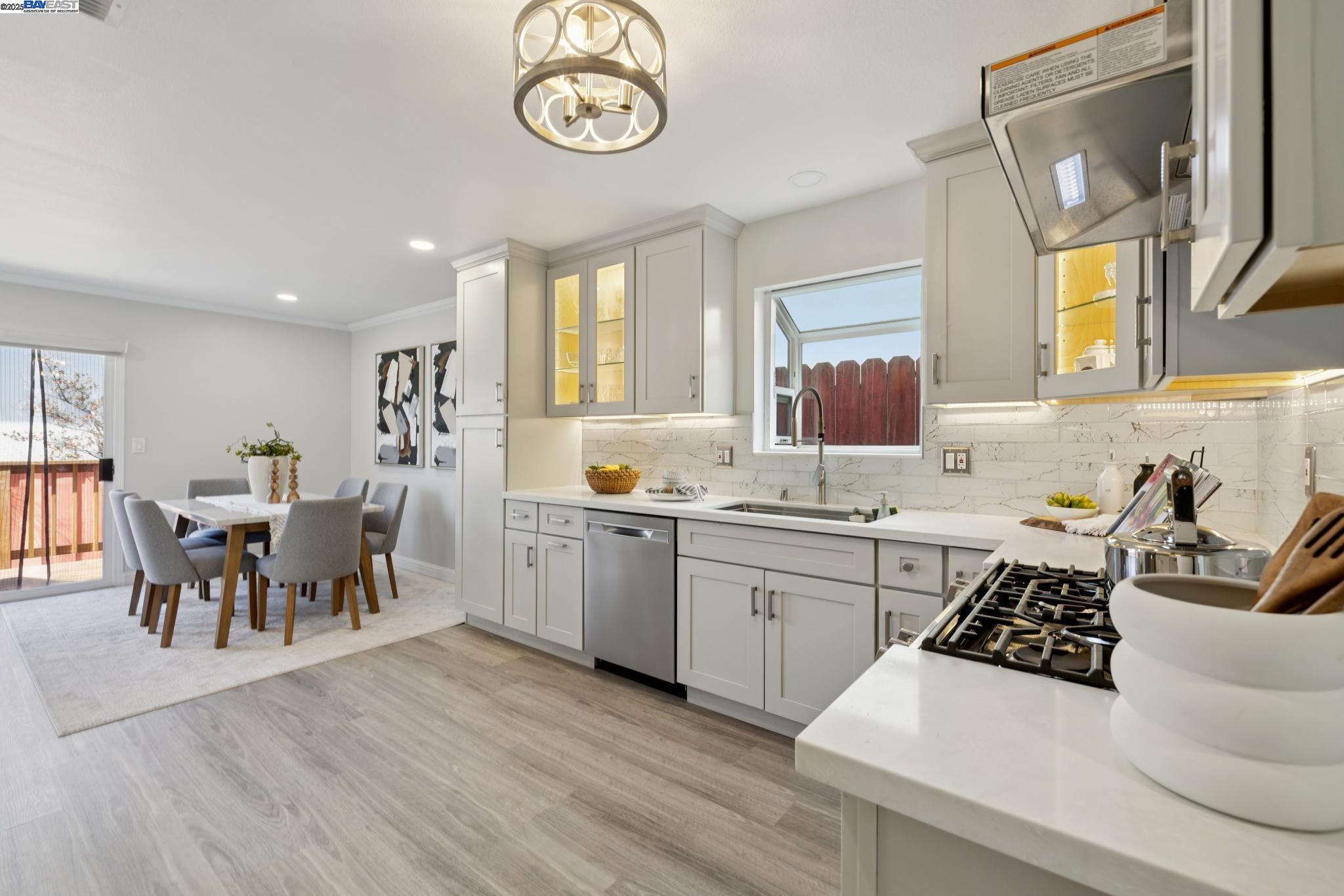 Detail Gallery Image 17 of 56 For 3594 Cama Ln, Castro Valley,  CA 94552 - 4 Beds | 2/1 Baths