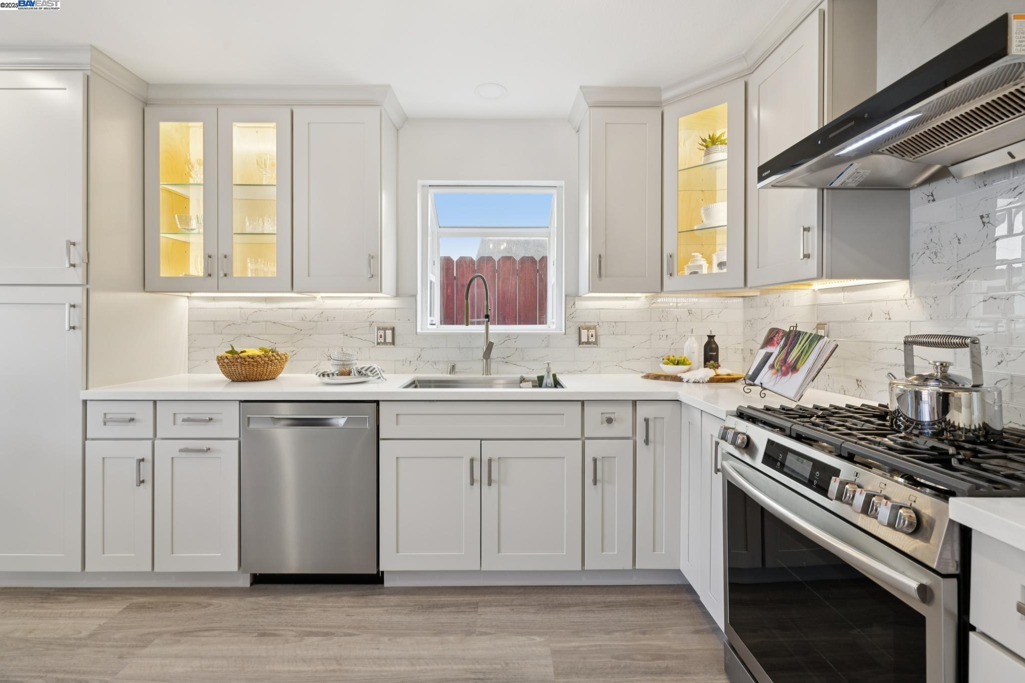 Detail Gallery Image 18 of 56 For 3594 Cama Ln, Castro Valley,  CA 94552 - 4 Beds | 2/1 Baths