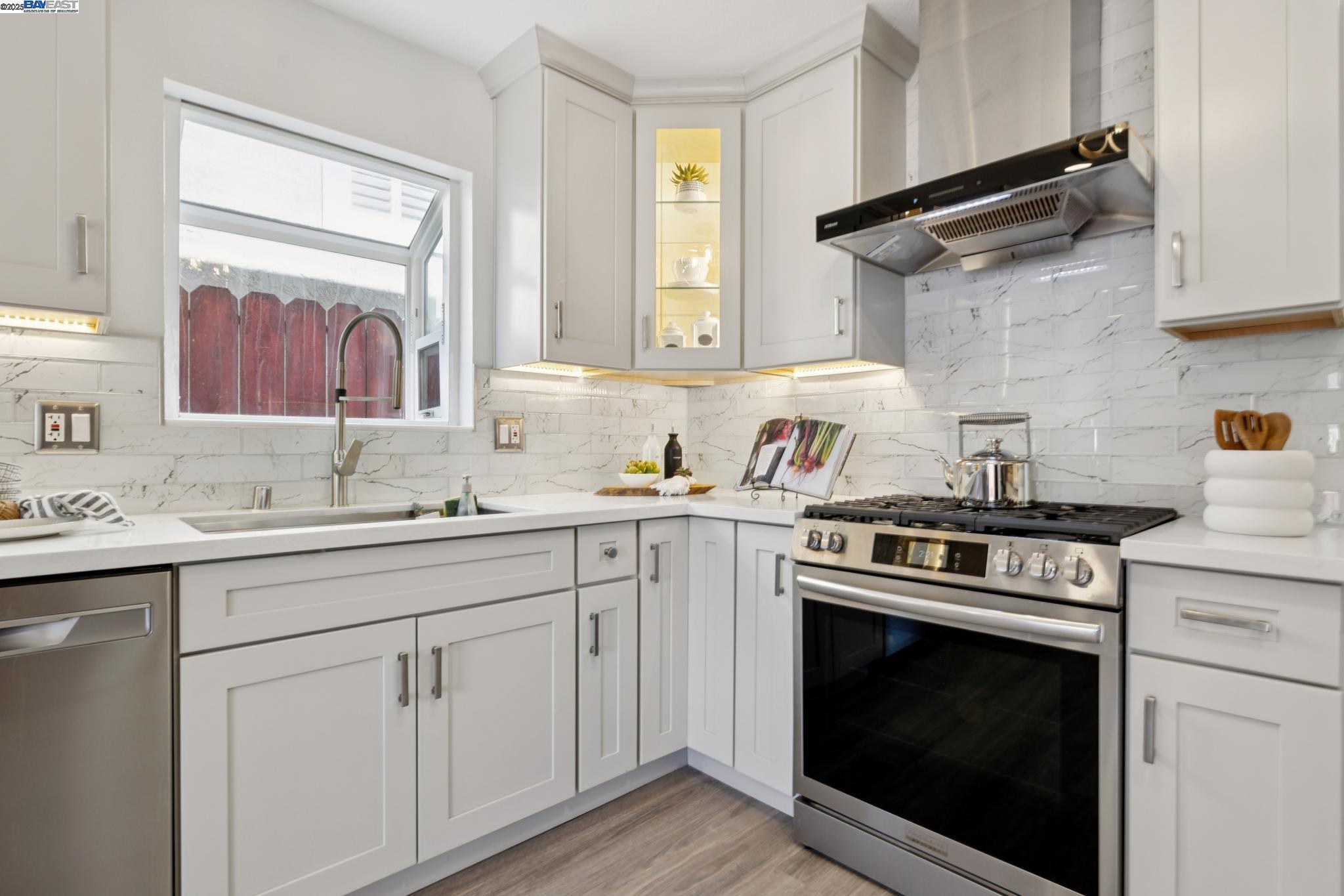 Detail Gallery Image 19 of 56 For 3594 Cama Ln, Castro Valley,  CA 94552 - 4 Beds | 2/1 Baths