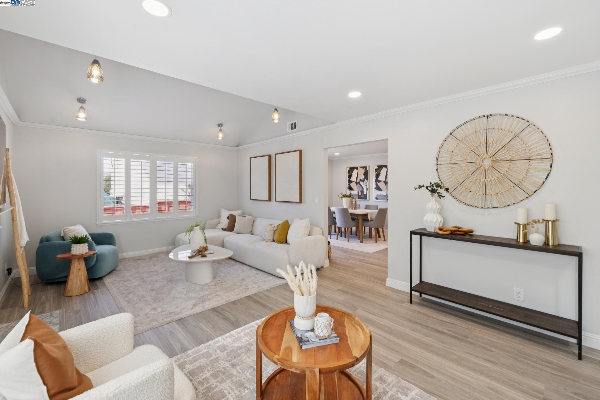 Detail Gallery Image 4 of 56 For 3594 Cama Ln, Castro Valley,  CA 94552 - 4 Beds | 2/1 Baths