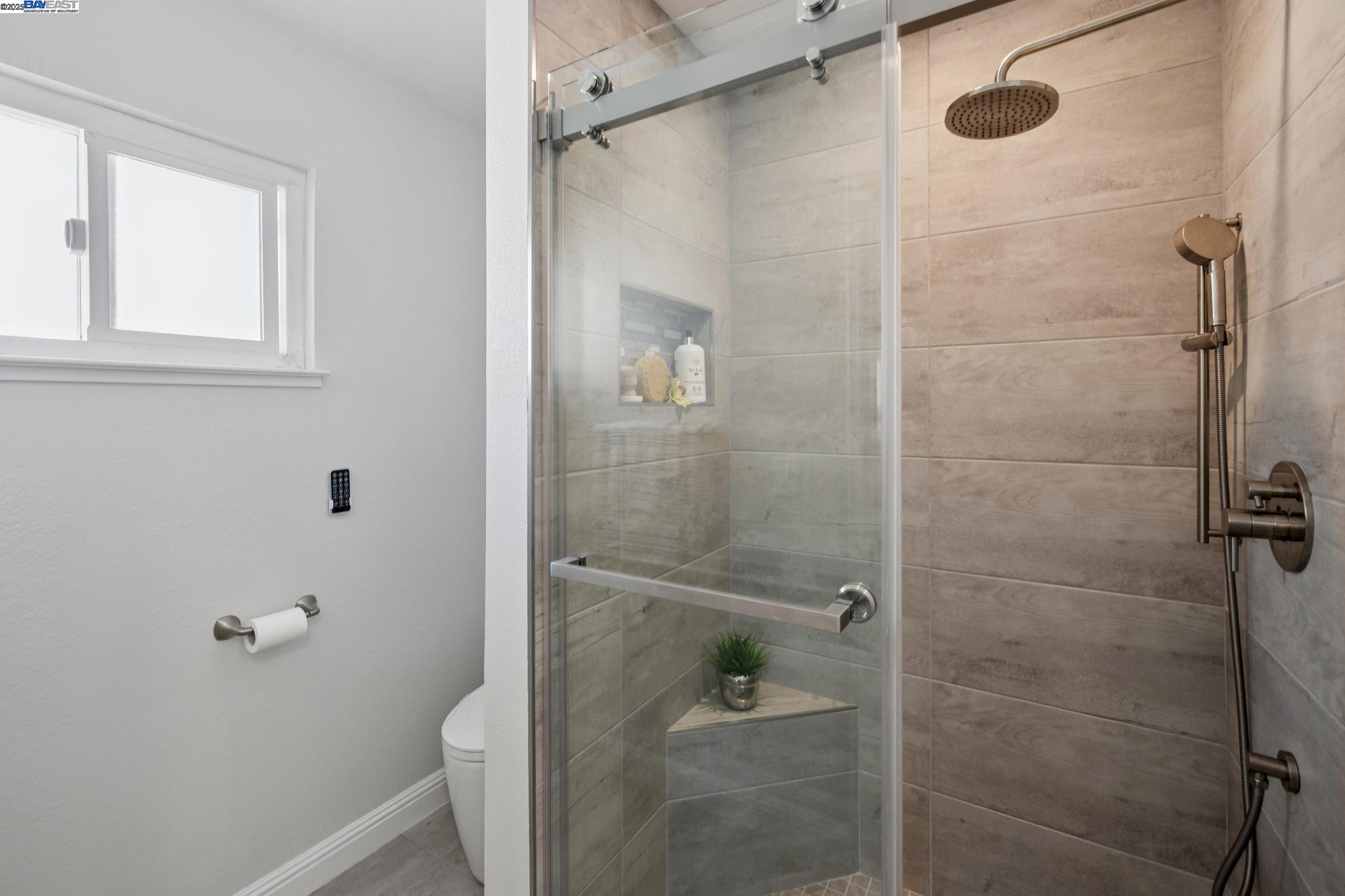 Detail Gallery Image 35 of 56 For 3594 Cama Ln, Castro Valley,  CA 94552 - 4 Beds | 2/1 Baths