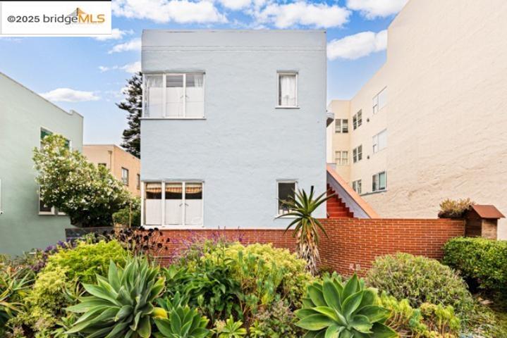 Detail Gallery Image 2 of 24 For 1682 Oxford St, Berkeley,  CA 94709 - – Beds | – Baths