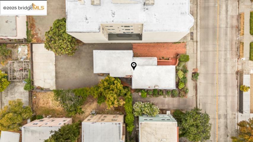 Detail Gallery Image 17 of 24 For 1682 Oxford St, Berkeley,  CA 94709 - – Beds | – Baths