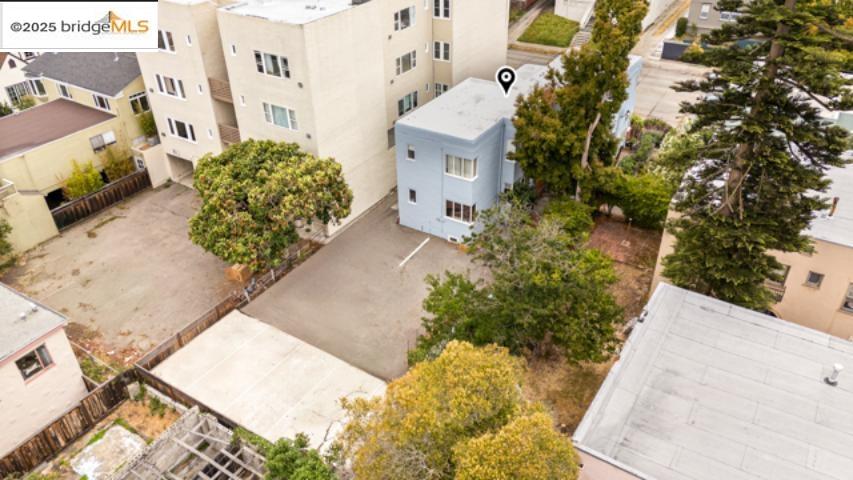 Detail Gallery Image 19 of 24 For 1682 Oxford St, Berkeley,  CA 94709 - – Beds | – Baths