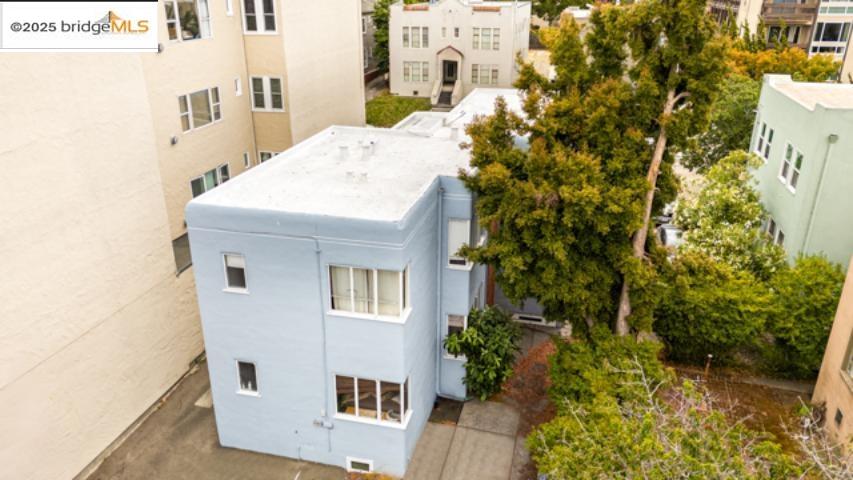 Detail Gallery Image 5 of 24 For 1682 Oxford St, Berkeley,  CA 94709 - – Beds | – Baths