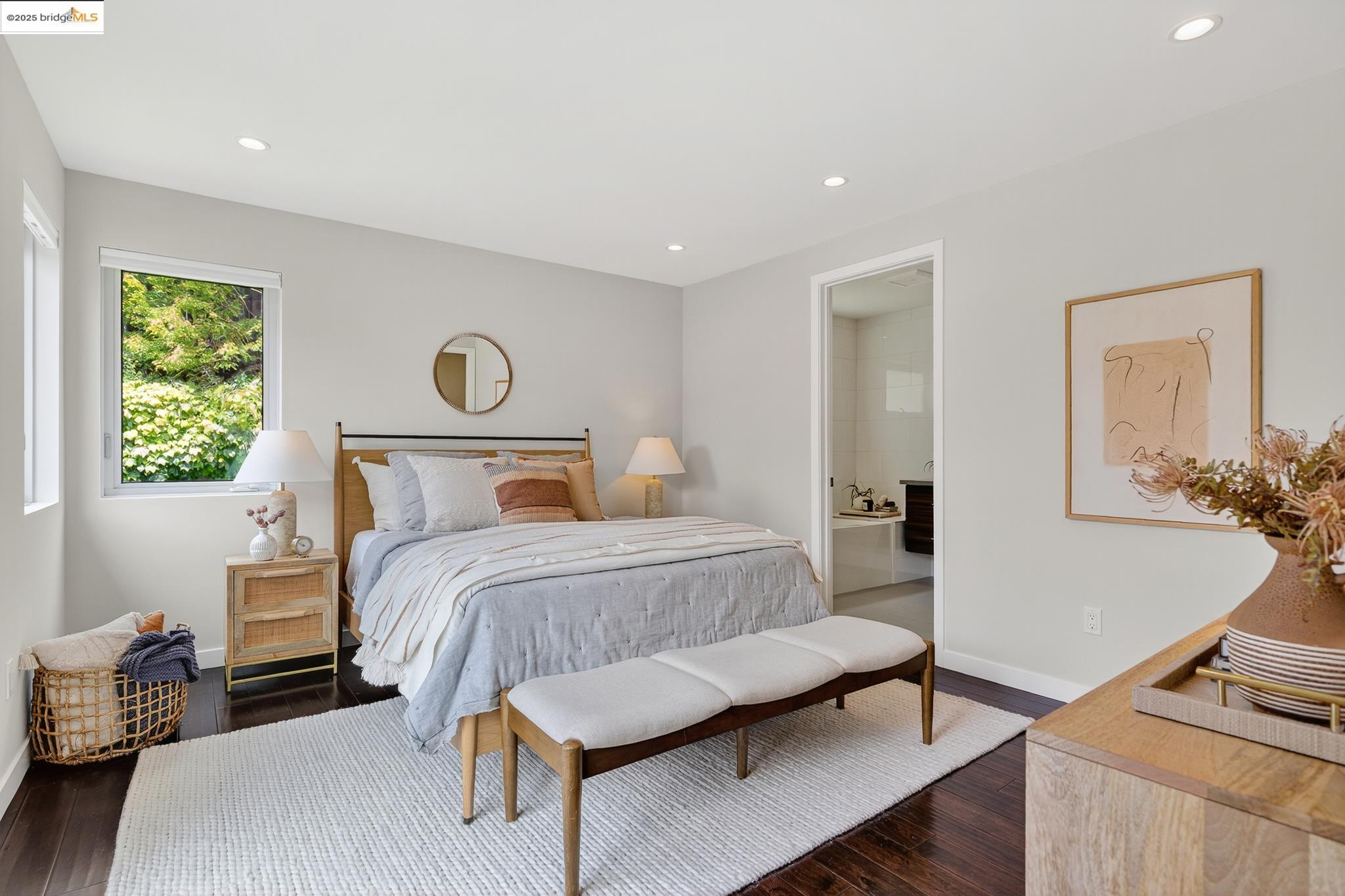 Detail Gallery Image 20 of 45 For 678 Walavista Ave, Oakland,  CA 94610 - 4 Beds | 3 Baths