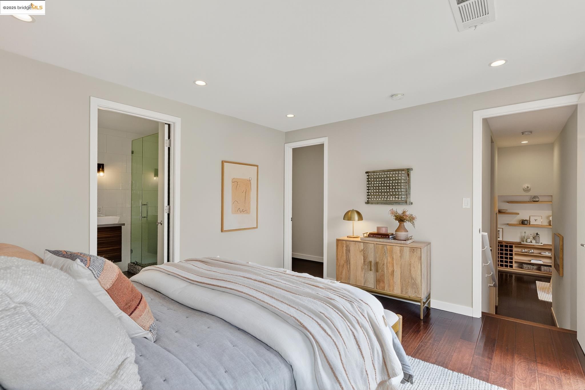 Detail Gallery Image 25 of 45 For 678 Walavista Ave, Oakland,  CA 94610 - 4 Beds | 3 Baths