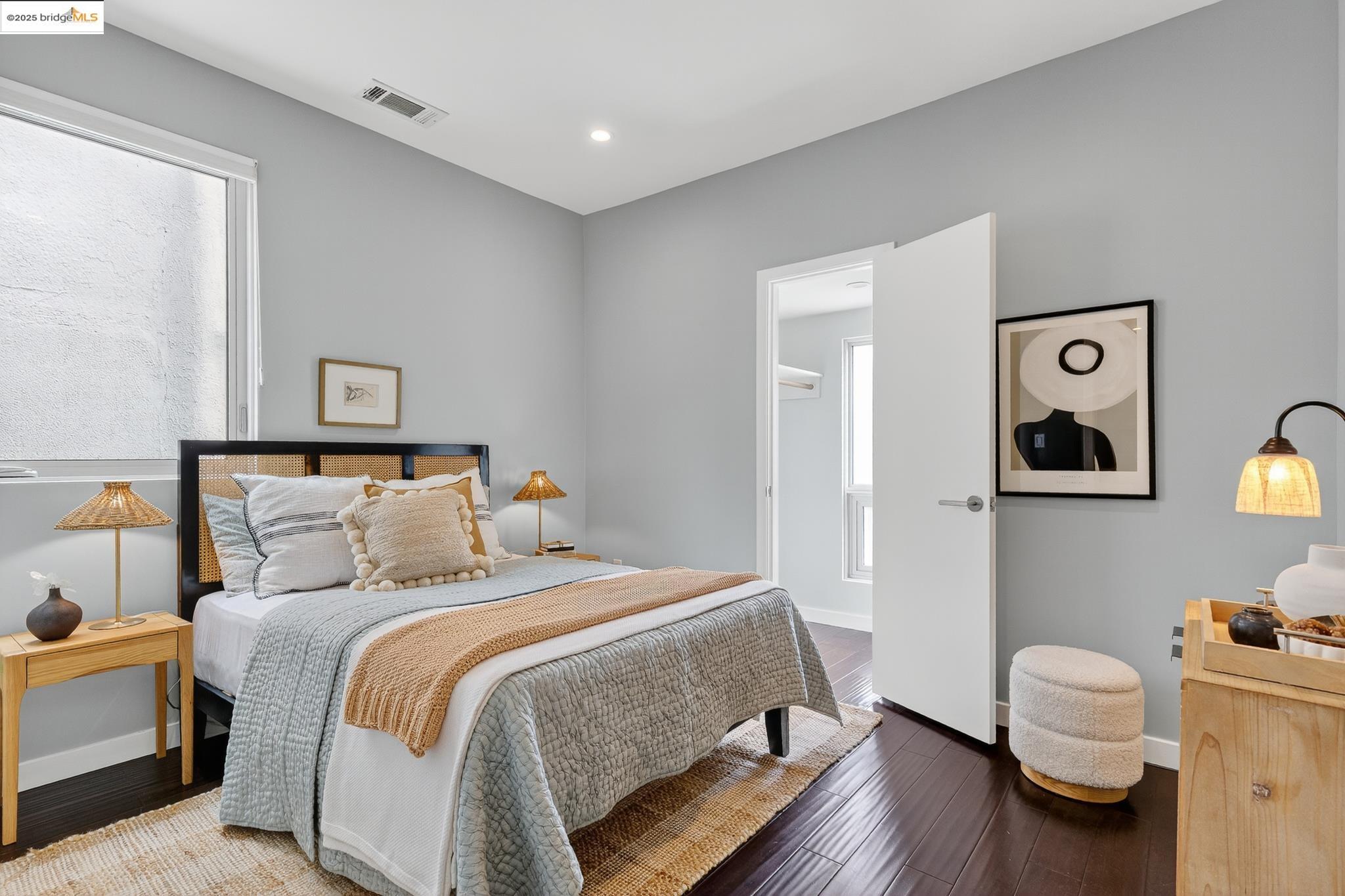 Detail Gallery Image 29 of 45 For 678 Walavista Ave, Oakland,  CA 94610 - 4 Beds | 3 Baths