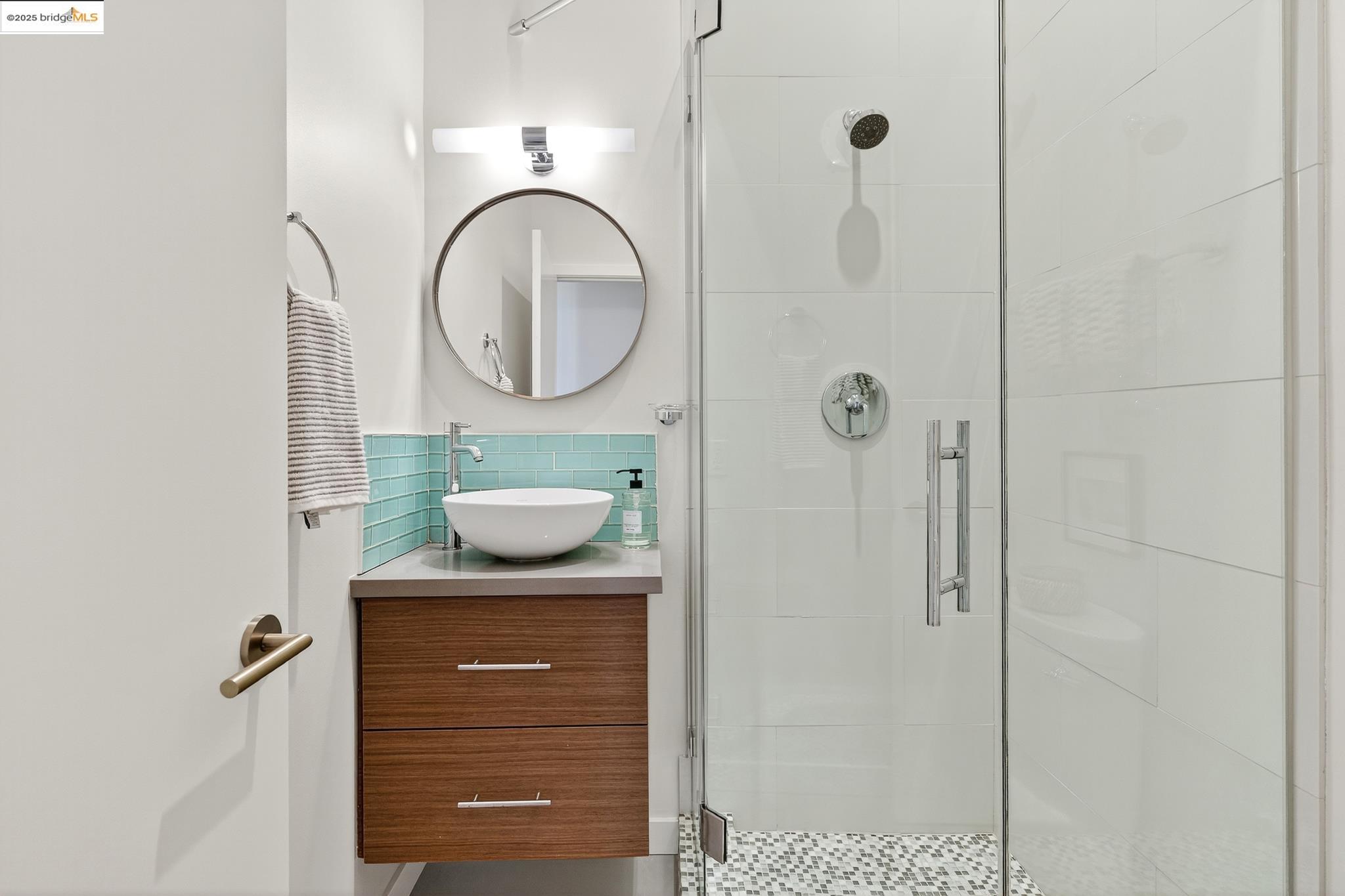 Detail Gallery Image 31 of 45 For 678 Walavista Ave, Oakland,  CA 94610 - 4 Beds | 3 Baths