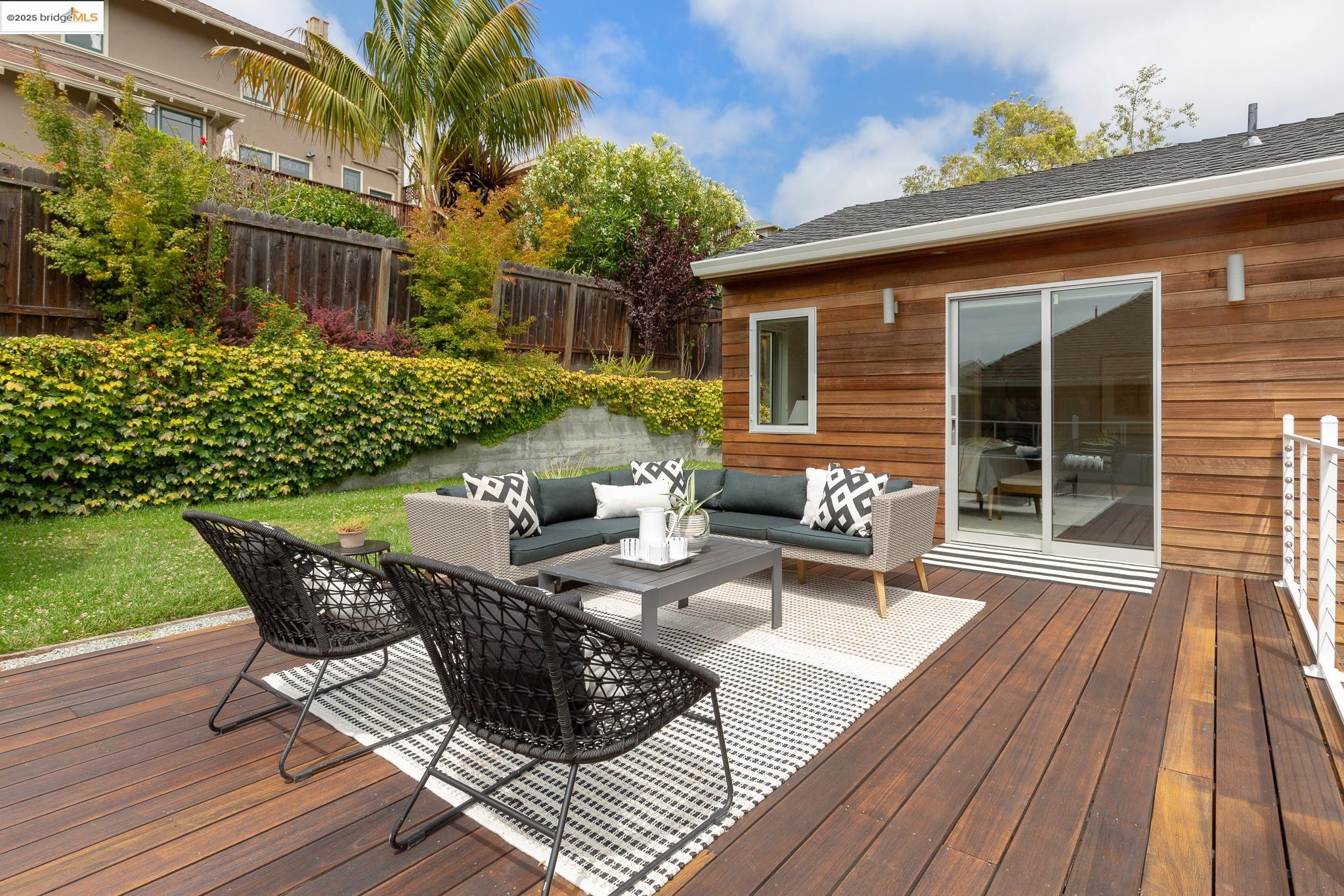 Detail Gallery Image 32 of 45 For 678 Walavista Ave, Oakland,  CA 94610 - 4 Beds | 3 Baths