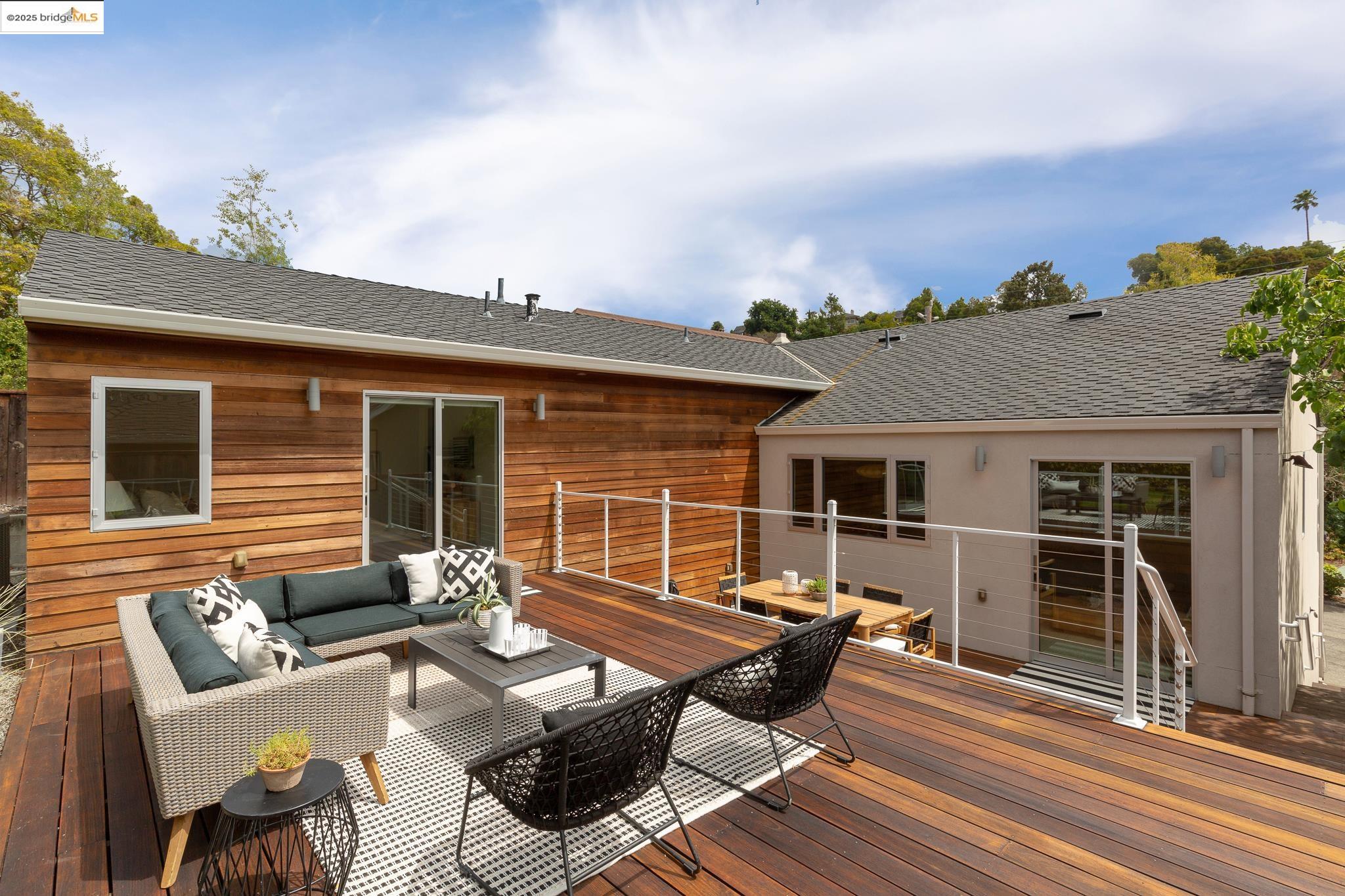Detail Gallery Image 33 of 45 For 678 Walavista Ave, Oakland,  CA 94610 - 4 Beds | 3 Baths