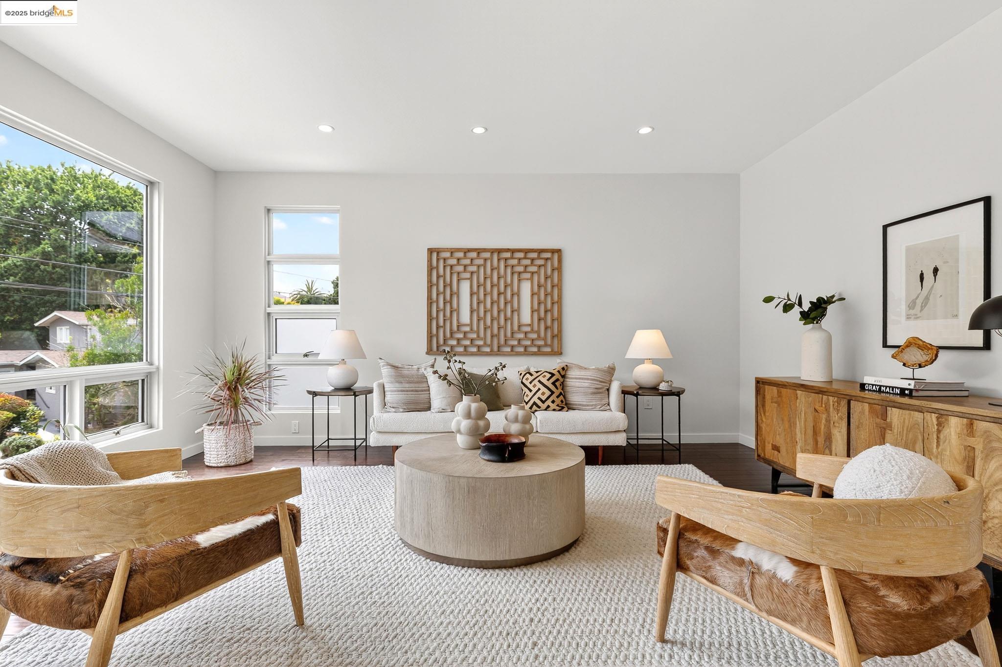 Detail Gallery Image 5 of 45 For 678 Walavista Ave, Oakland,  CA 94610 - 4 Beds | 3 Baths