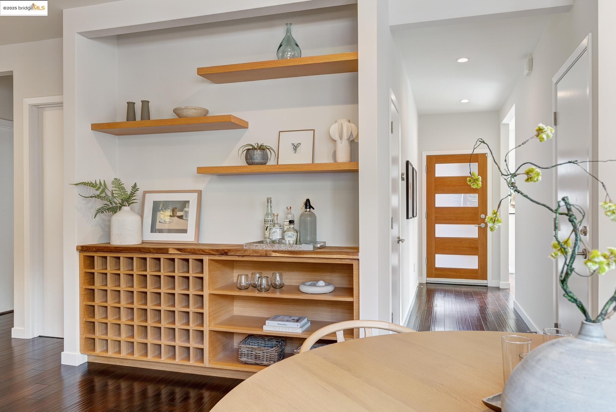 Detail Gallery Image 9 of 45 For 678 Walavista Ave, Oakland,  CA 94610 - 4 Beds | 3 Baths