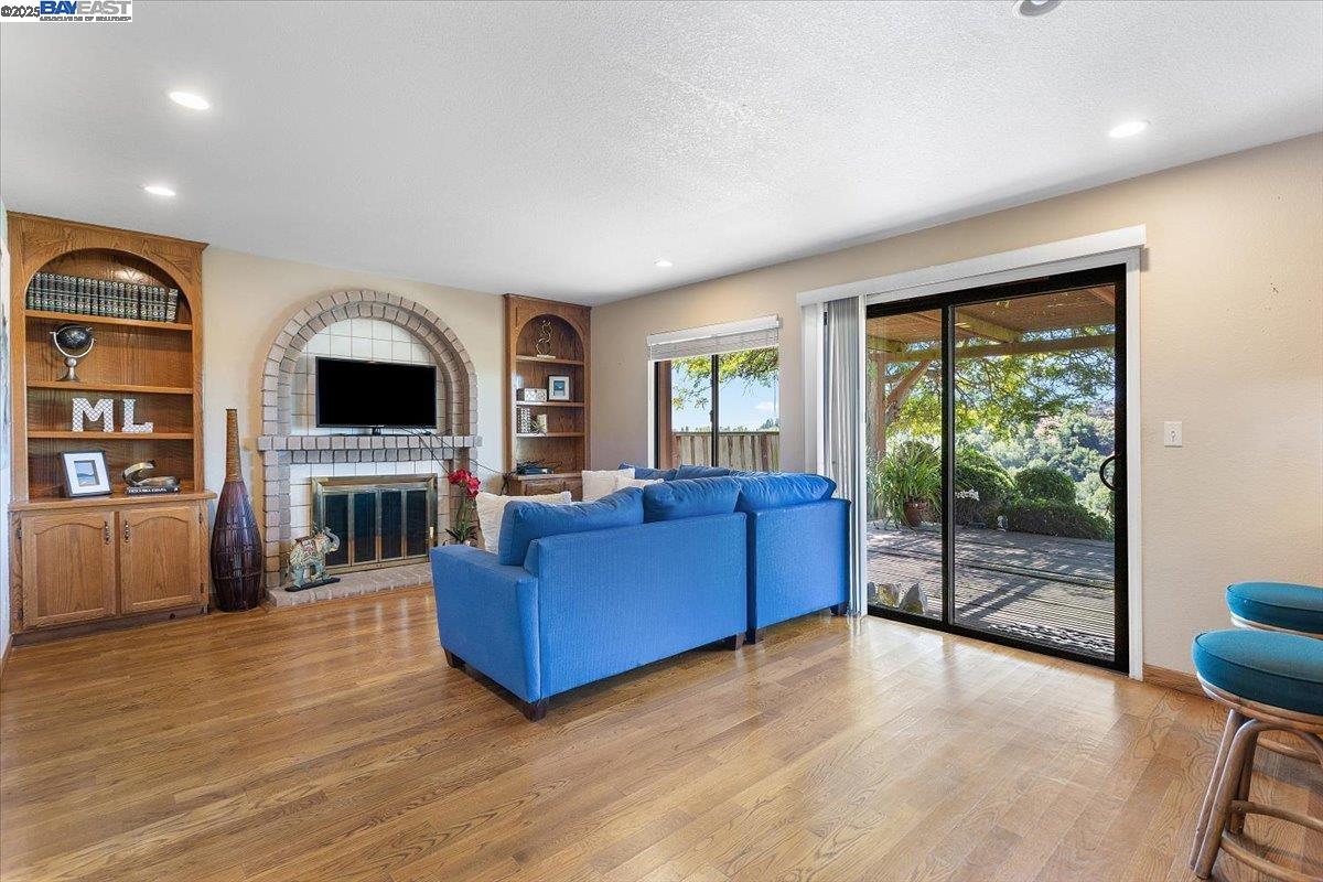 Detail Gallery Image 12 of 51 For 6444 Boone Dr, Castro Valley,  CA 94552 - 4 Beds | 3 Baths