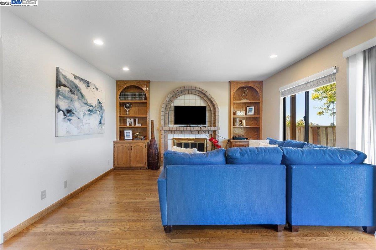Detail Gallery Image 13 of 51 For 6444 Boone Dr, Castro Valley,  CA 94552 - 4 Beds | 3 Baths