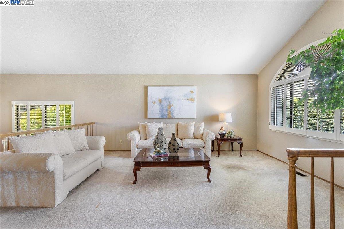 Detail Gallery Image 5 of 51 For 6444 Boone Dr, Castro Valley,  CA 94552 - 4 Beds | 3 Baths