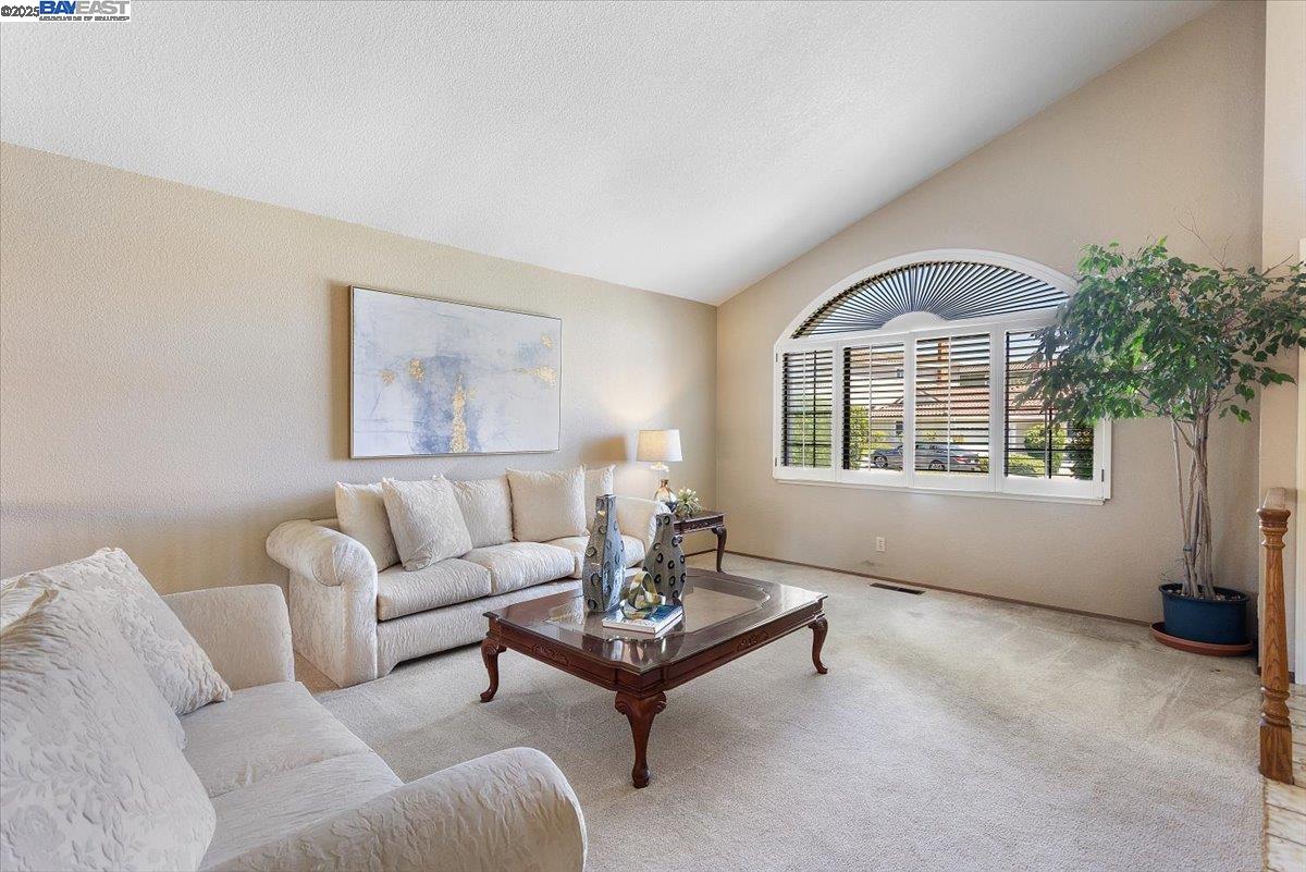Detail Gallery Image 8 of 51 For 6444 Boone Dr, Castro Valley,  CA 94552 - 4 Beds | 3 Baths