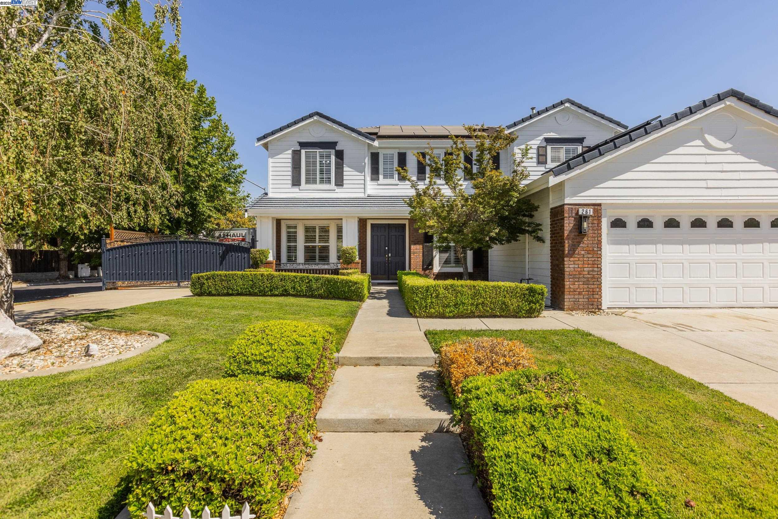 Detail Gallery Image 1 of 38 For 261 Kelley Mist Ct, Tracy,  CA 95377 - 5 Beds | 3 Baths
