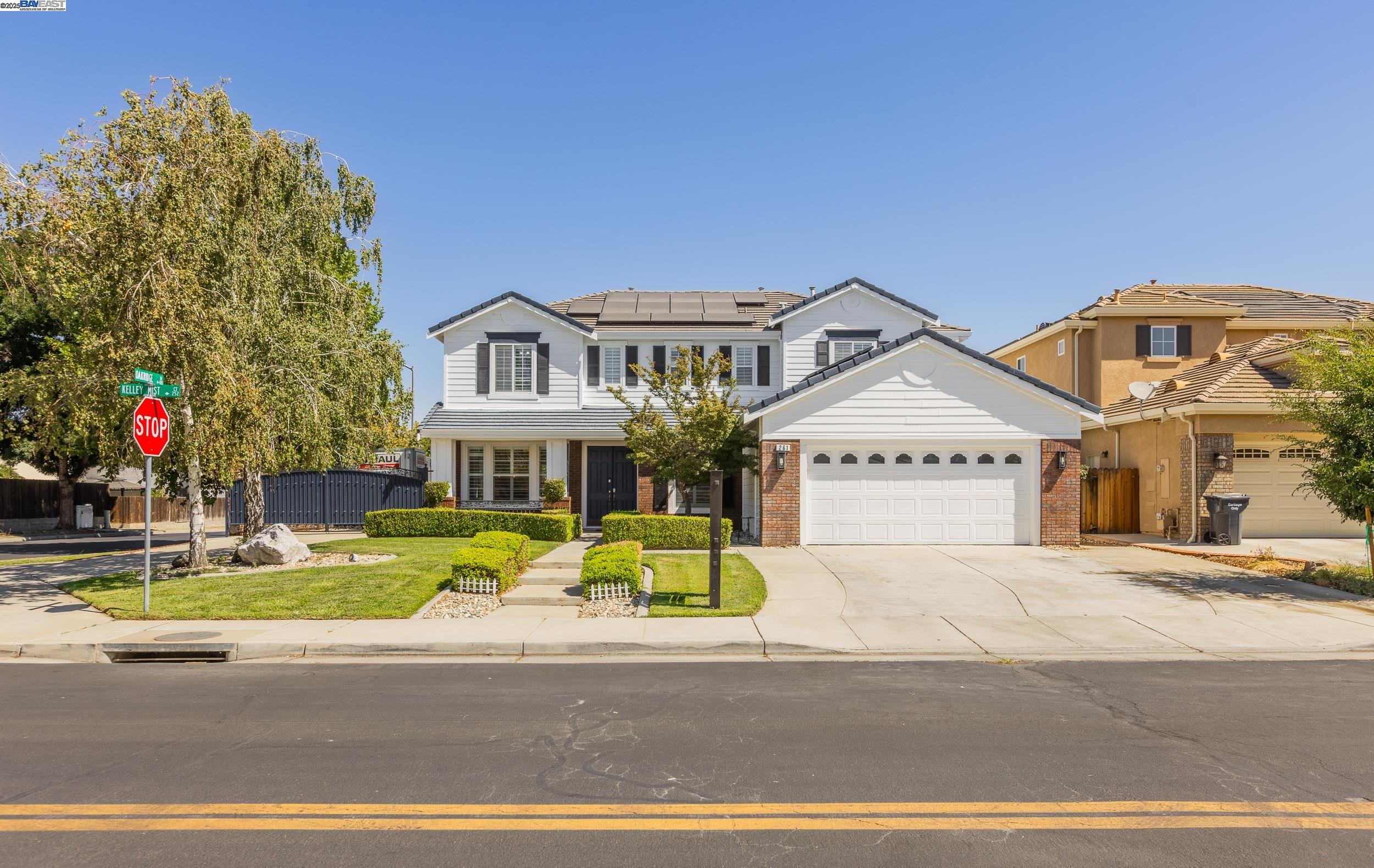 Detail Gallery Image 2 of 38 For 261 Kelley Mist Ct, Tracy,  CA 95377 - 5 Beds | 3 Baths