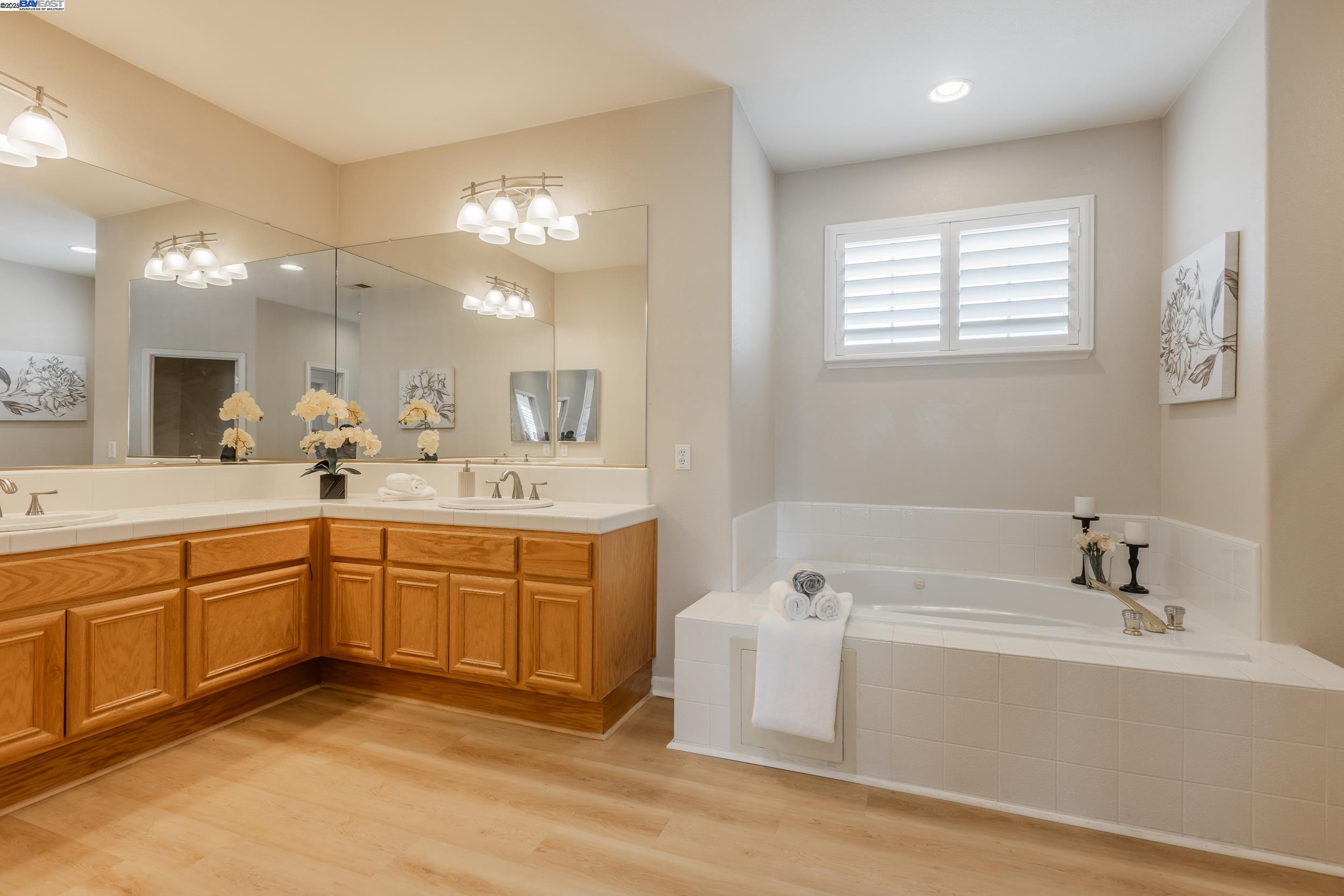 Detail Gallery Image 20 of 38 For 261 Kelley Mist Ct, Tracy,  CA 95377 - 5 Beds | 3 Baths