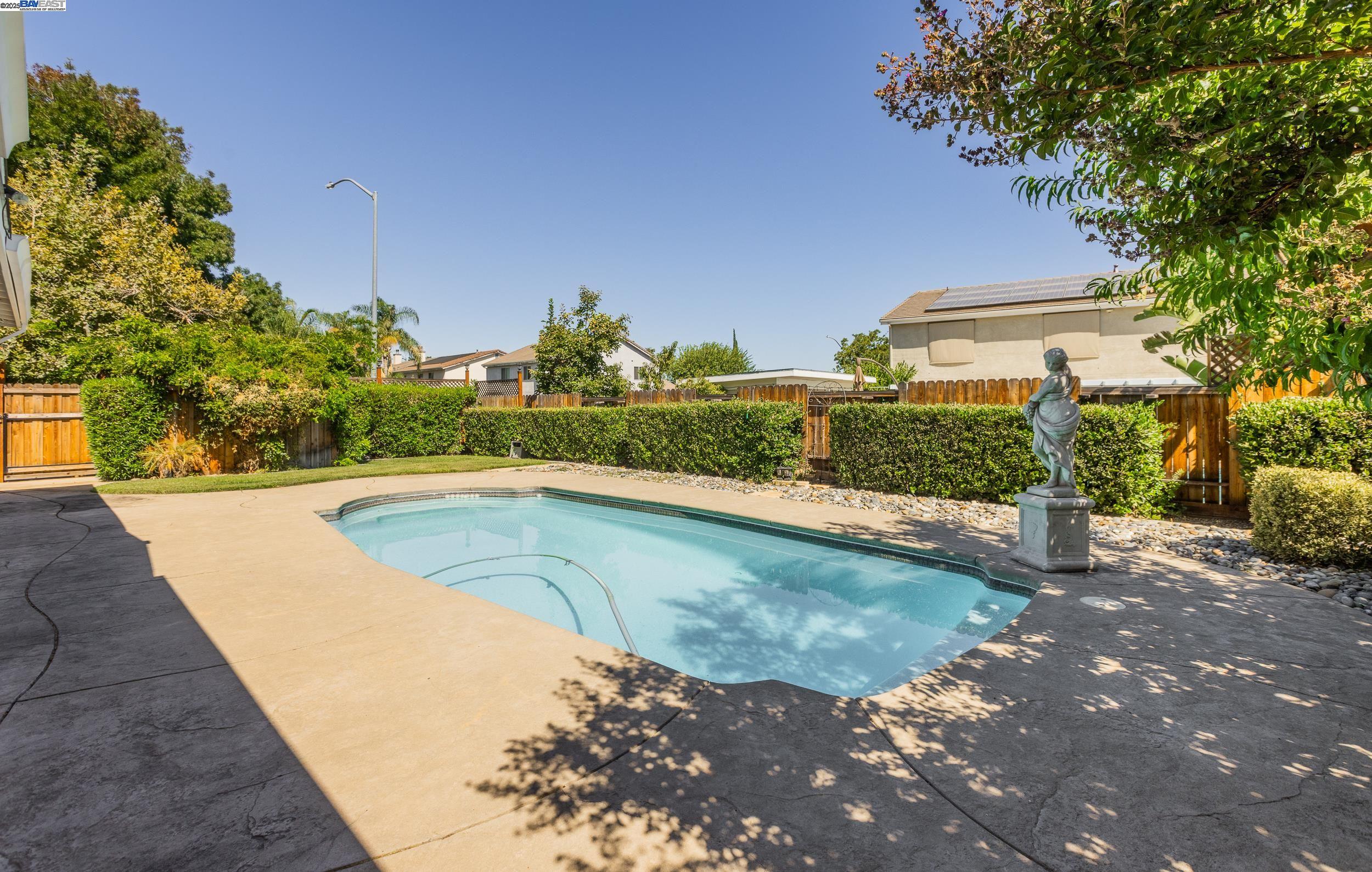 Detail Gallery Image 31 of 38 For 261 Kelley Mist Ct, Tracy,  CA 95377 - 5 Beds | 3 Baths