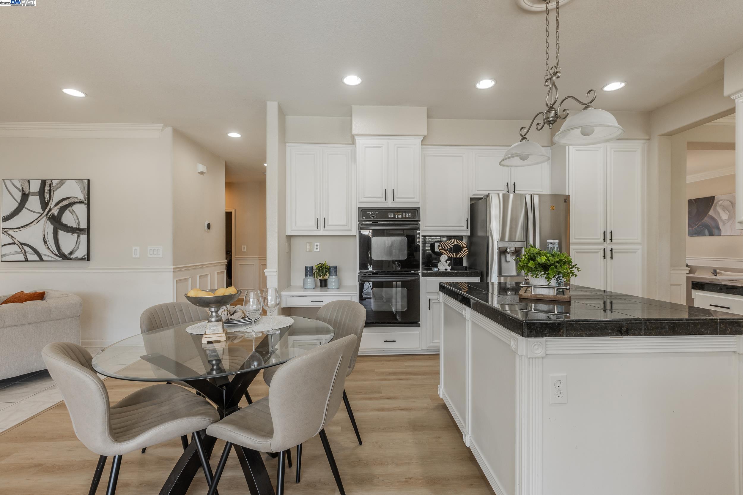 Detail Gallery Image 10 of 38 For 261 Kelley Mist Ct, Tracy,  CA 95377 - 5 Beds | 3 Baths