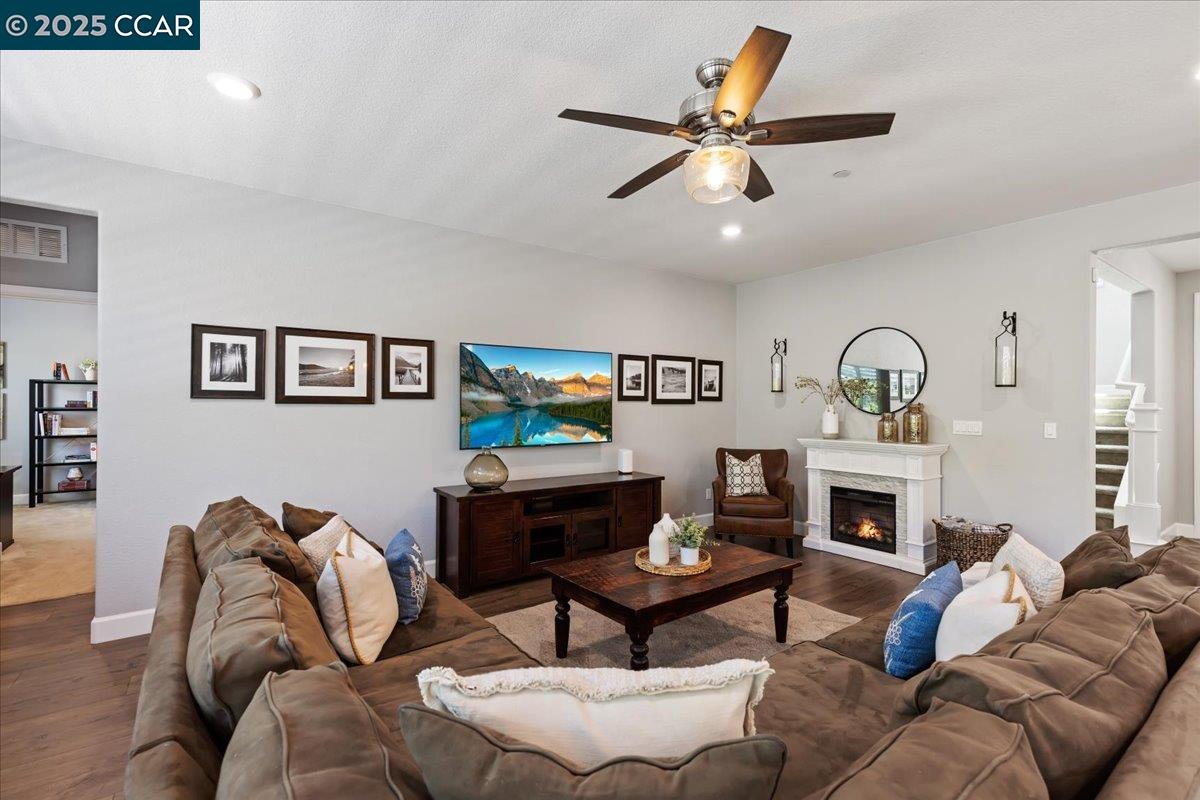 Detail Gallery Image 14 of 42 For 2097 Salice Way, Brentwood,  CA 94513 - 4 Beds | 3 Baths