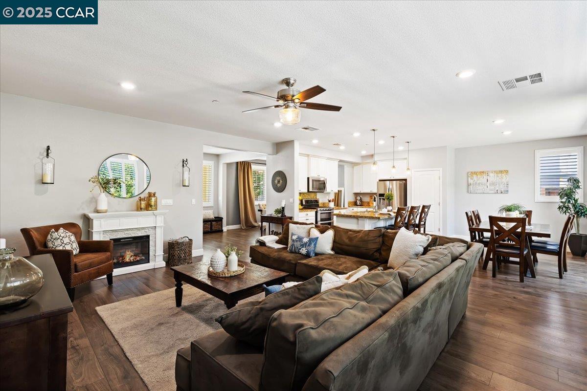 Detail Gallery Image 15 of 42 For 2097 Salice Way, Brentwood,  CA 94513 - 4 Beds | 3 Baths