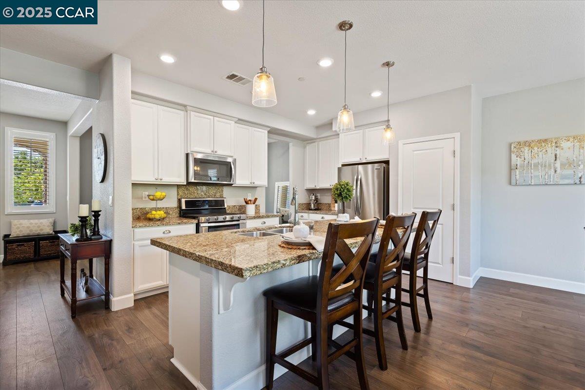 Detail Gallery Image 9 of 42 For 2097 Salice Way, Brentwood,  CA 94513 - 4 Beds | 3 Baths