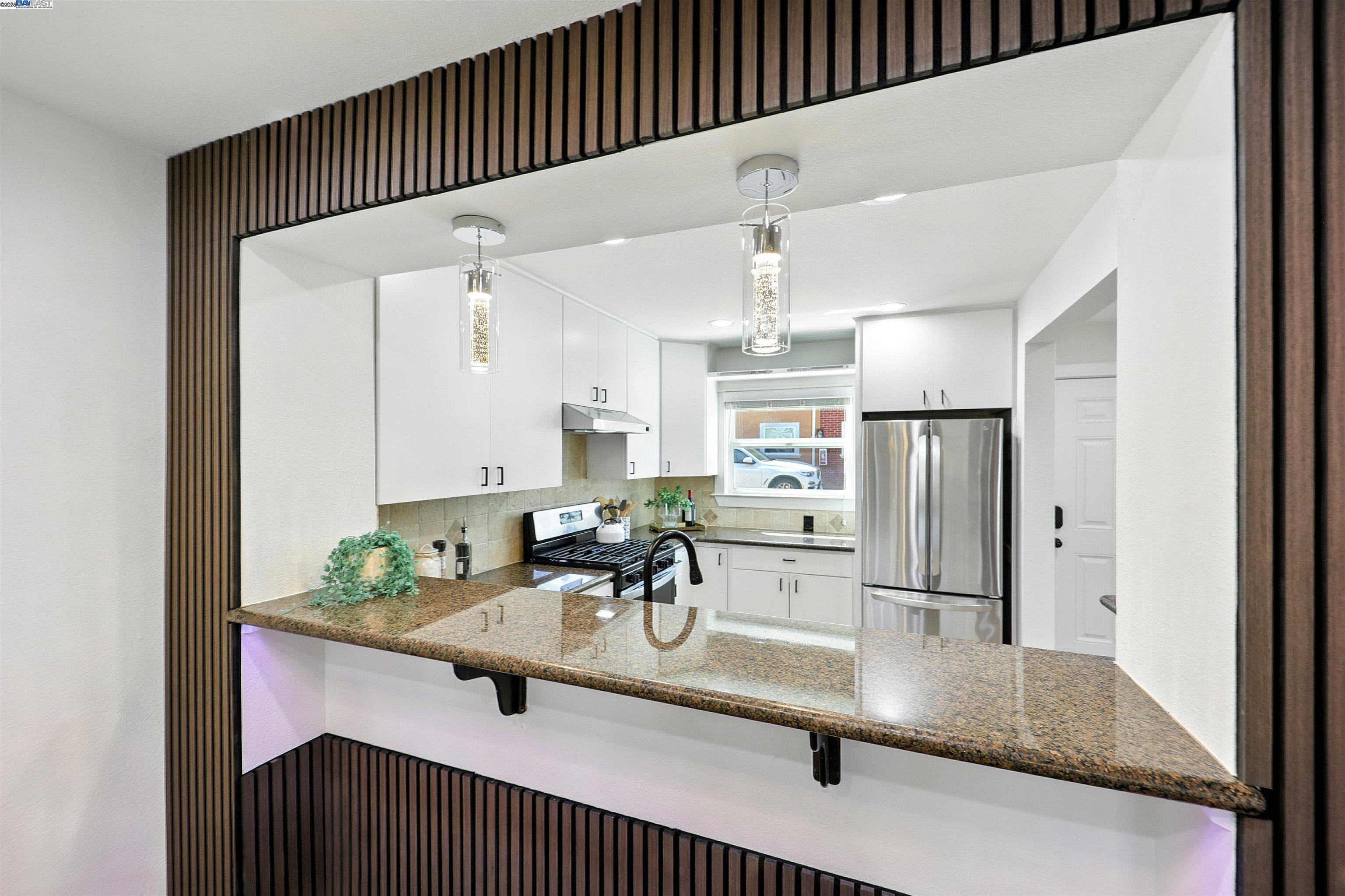 Detail Gallery Image 13 of 46 For 865 Carlisle Way #128,  Sunnyvale,  CA 94087 - 2 Beds | 2/1 Baths