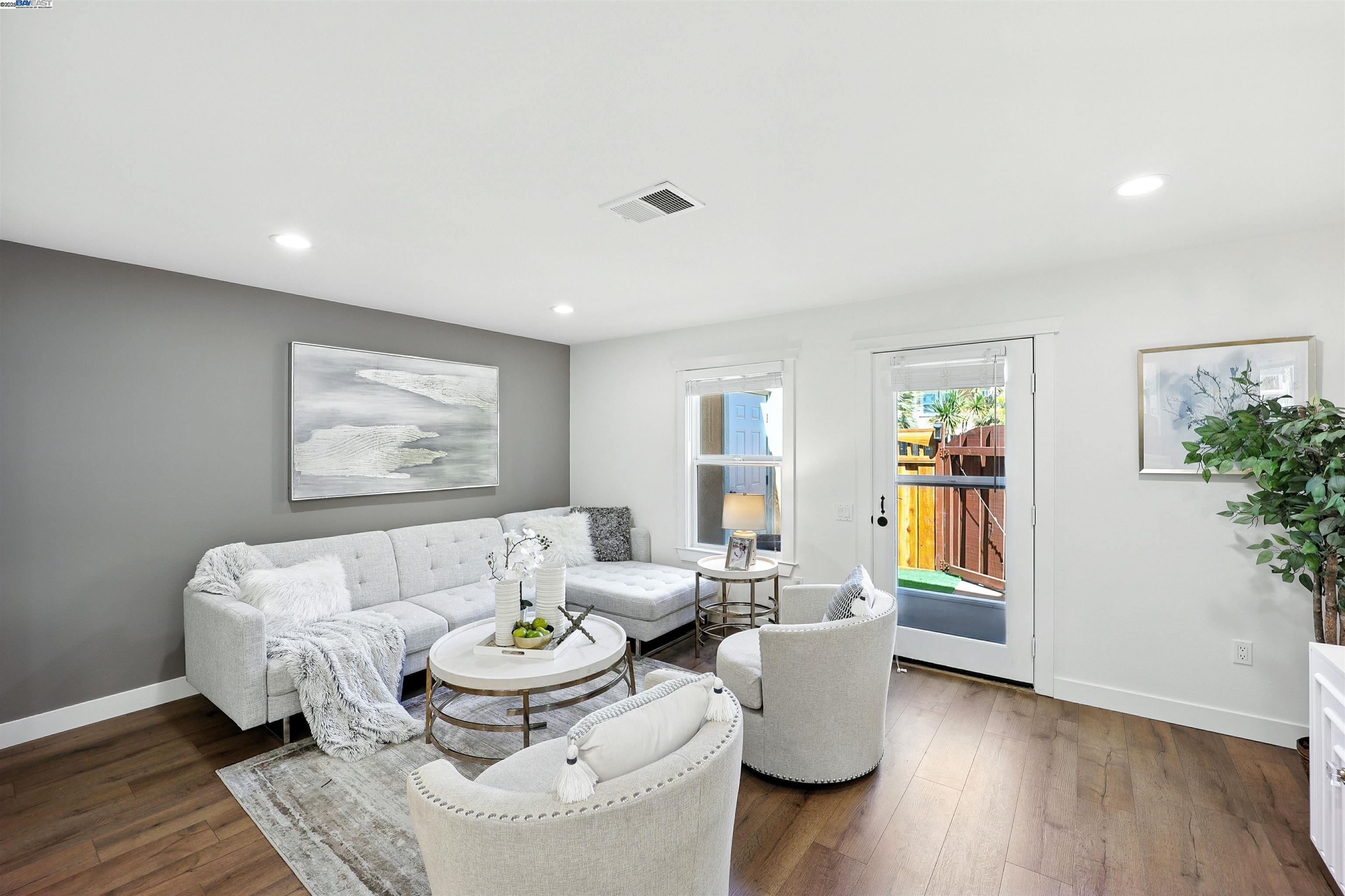 Detail Gallery Image 14 of 46 For 865 Carlisle Way #128,  Sunnyvale,  CA 94087 - 2 Beds | 2/1 Baths