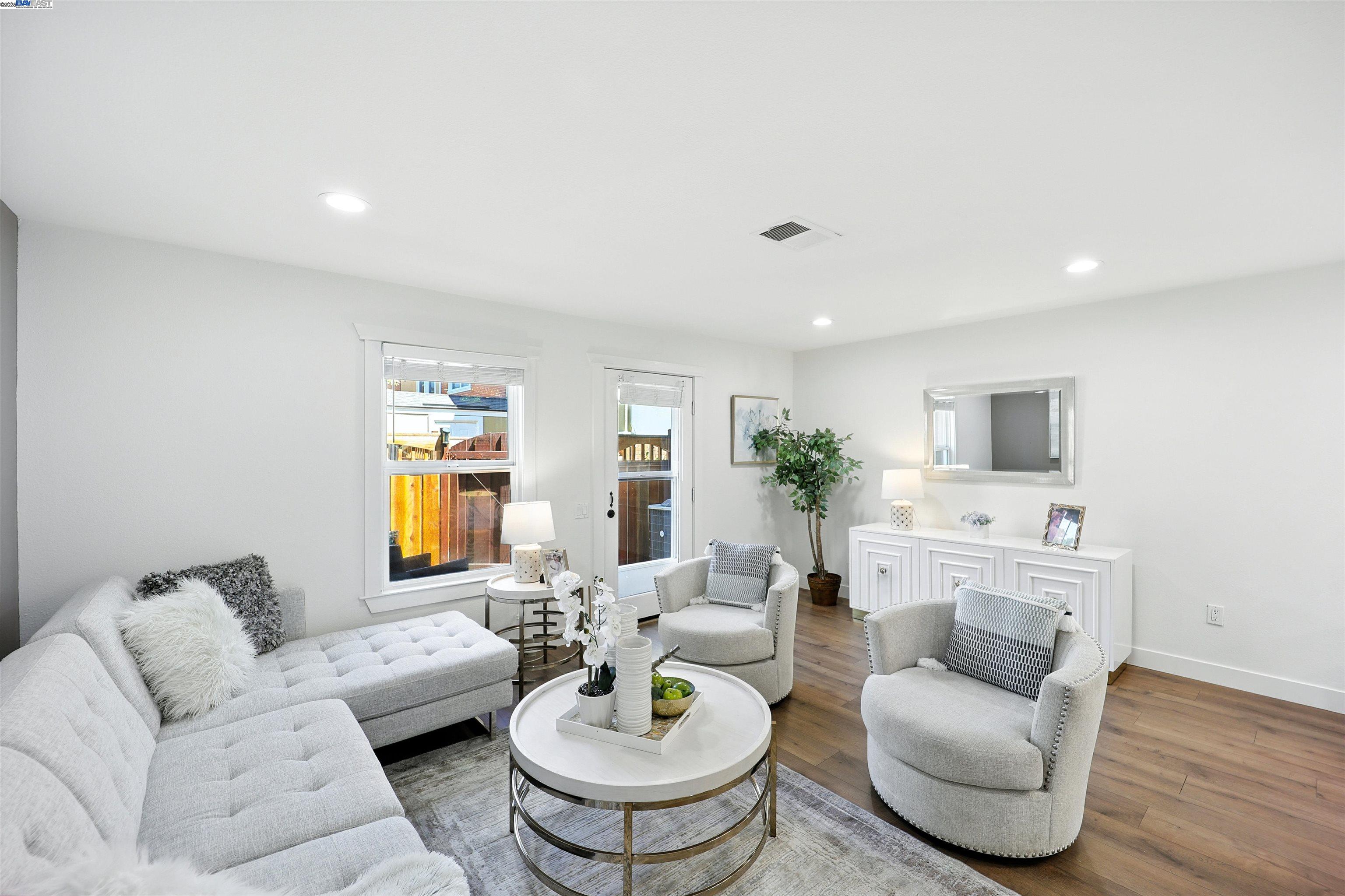 Detail Gallery Image 16 of 46 For 865 Carlisle Way #128,  Sunnyvale,  CA 94087 - 2 Beds | 2/1 Baths