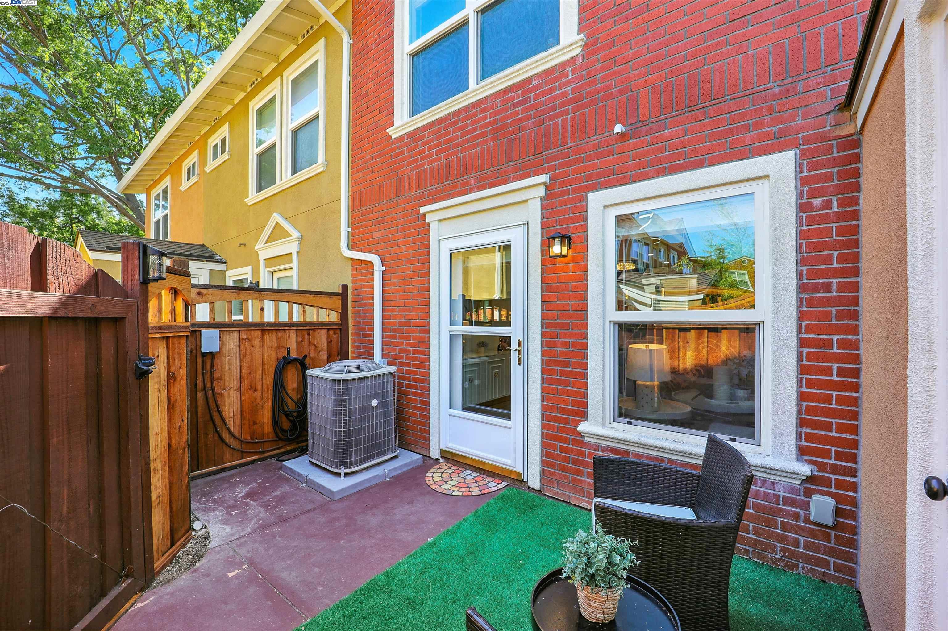 Detail Gallery Image 31 of 46 For 865 Carlisle Way #128,  Sunnyvale,  CA 94087 - 2 Beds | 2/1 Baths