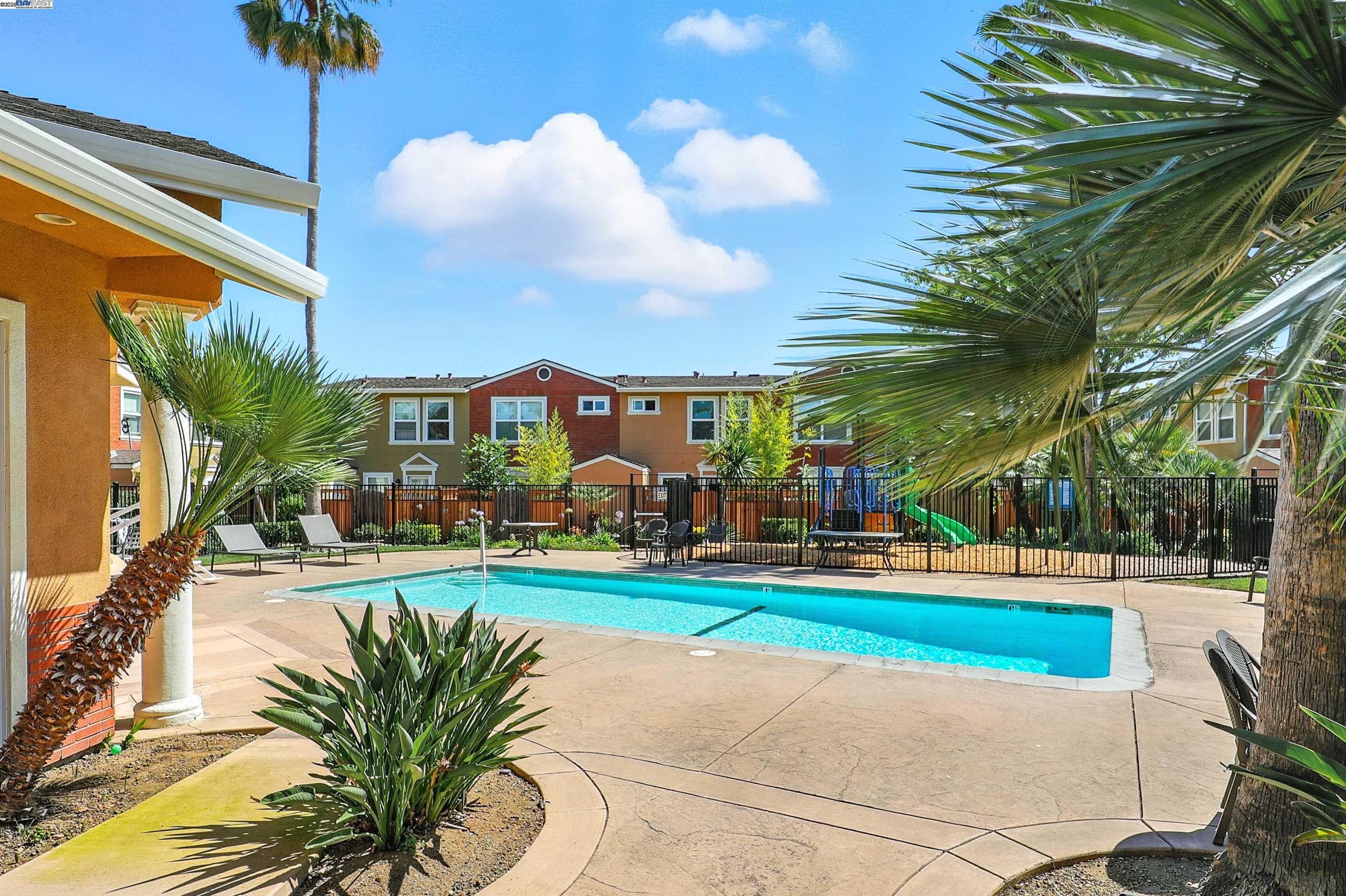 Detail Gallery Image 37 of 46 For 865 Carlisle Way #128,  Sunnyvale,  CA 94087 - 2 Beds | 2/1 Baths