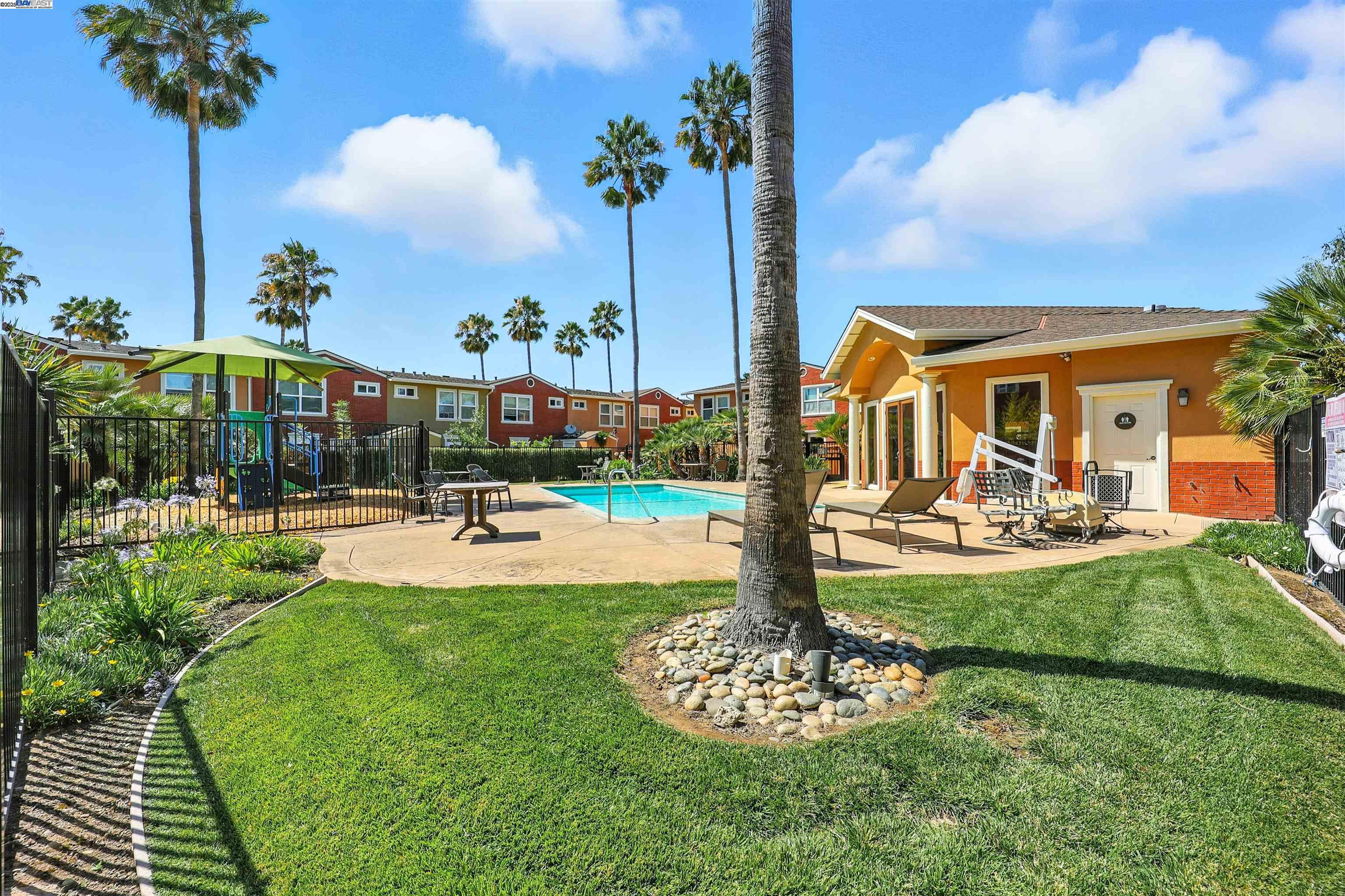 Detail Gallery Image 38 of 46 For 865 Carlisle Way #128,  Sunnyvale,  CA 94087 - 2 Beds | 2/1 Baths
