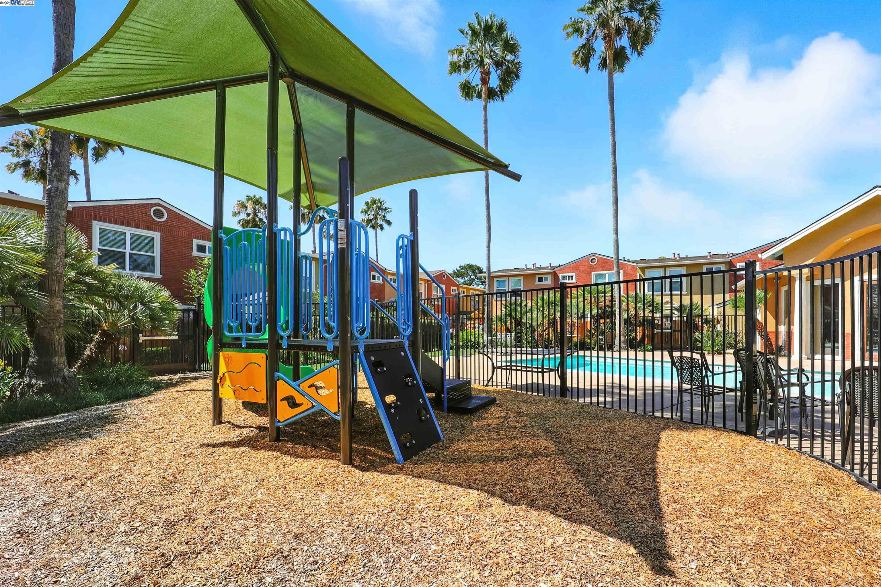 Detail Gallery Image 39 of 46 For 865 Carlisle Way #128,  Sunnyvale,  CA 94087 - 2 Beds | 2/1 Baths