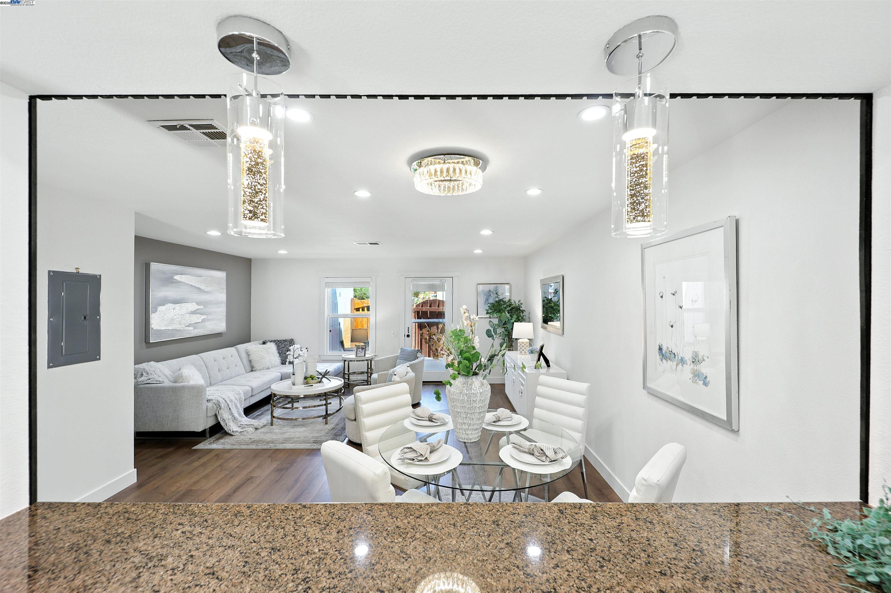Detail Gallery Image 9 of 46 For 865 Carlisle Way #128,  Sunnyvale,  CA 94087 - 2 Beds | 2/1 Baths