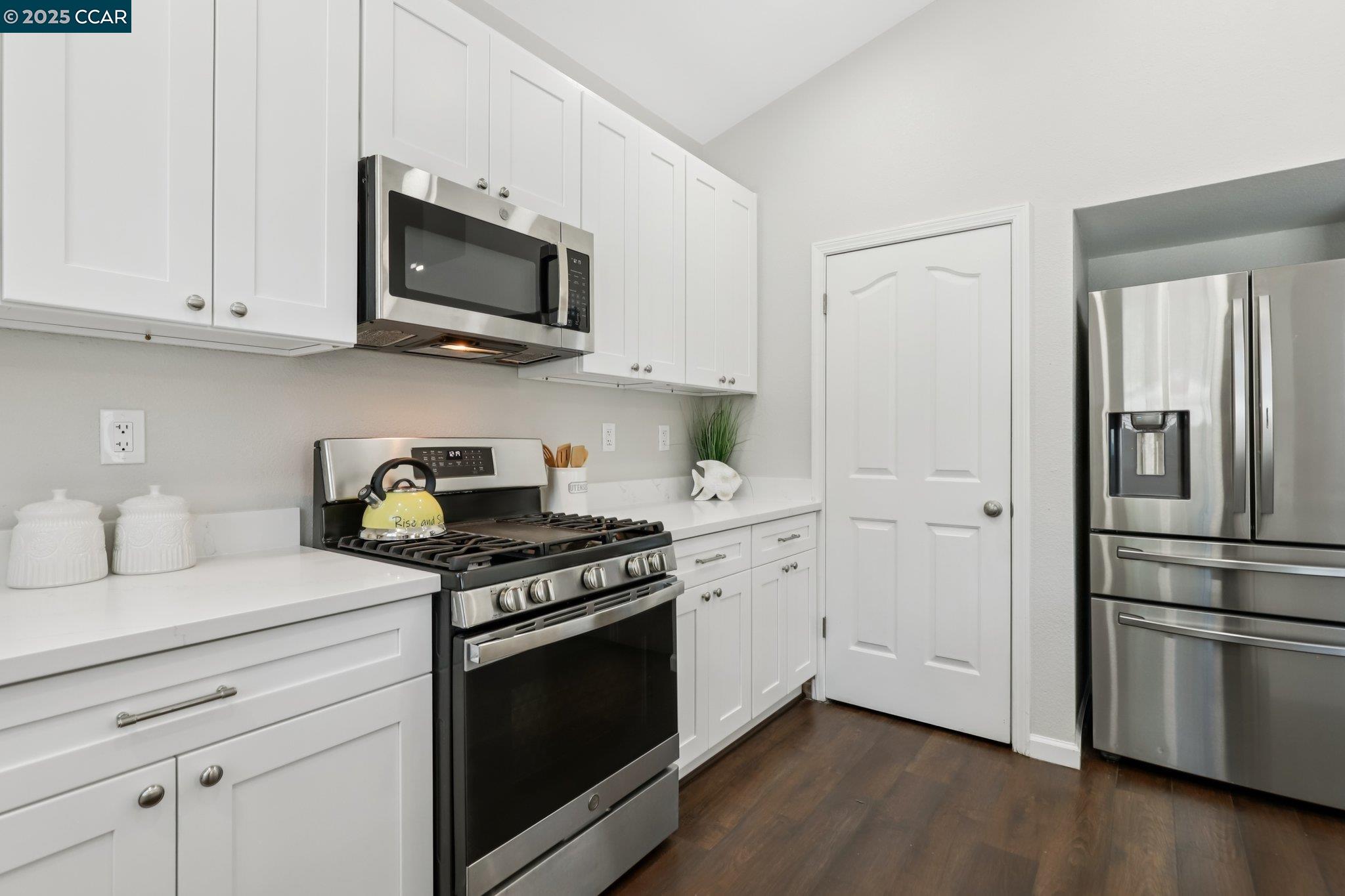 Detail Gallery Image 17 of 46 For 868 Clifton Way, Vacaville,  CA 95688 - 3 Beds | 2 Baths