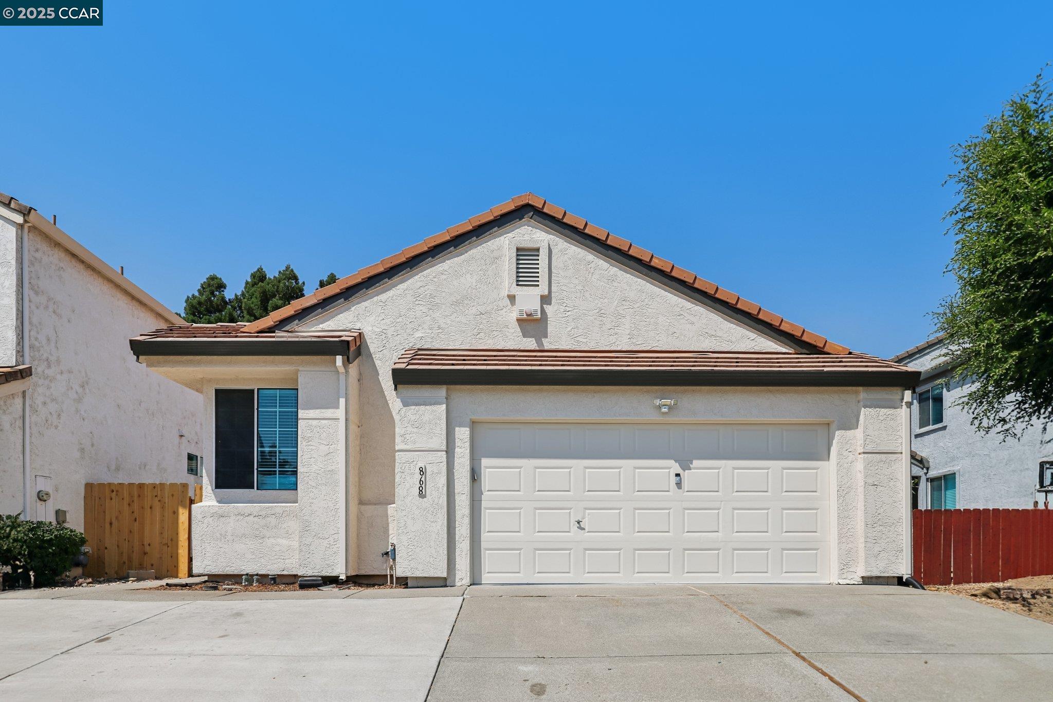 Detail Gallery Image 3 of 46 For 868 Clifton Way, Vacaville,  CA 95688 - 3 Beds | 2 Baths