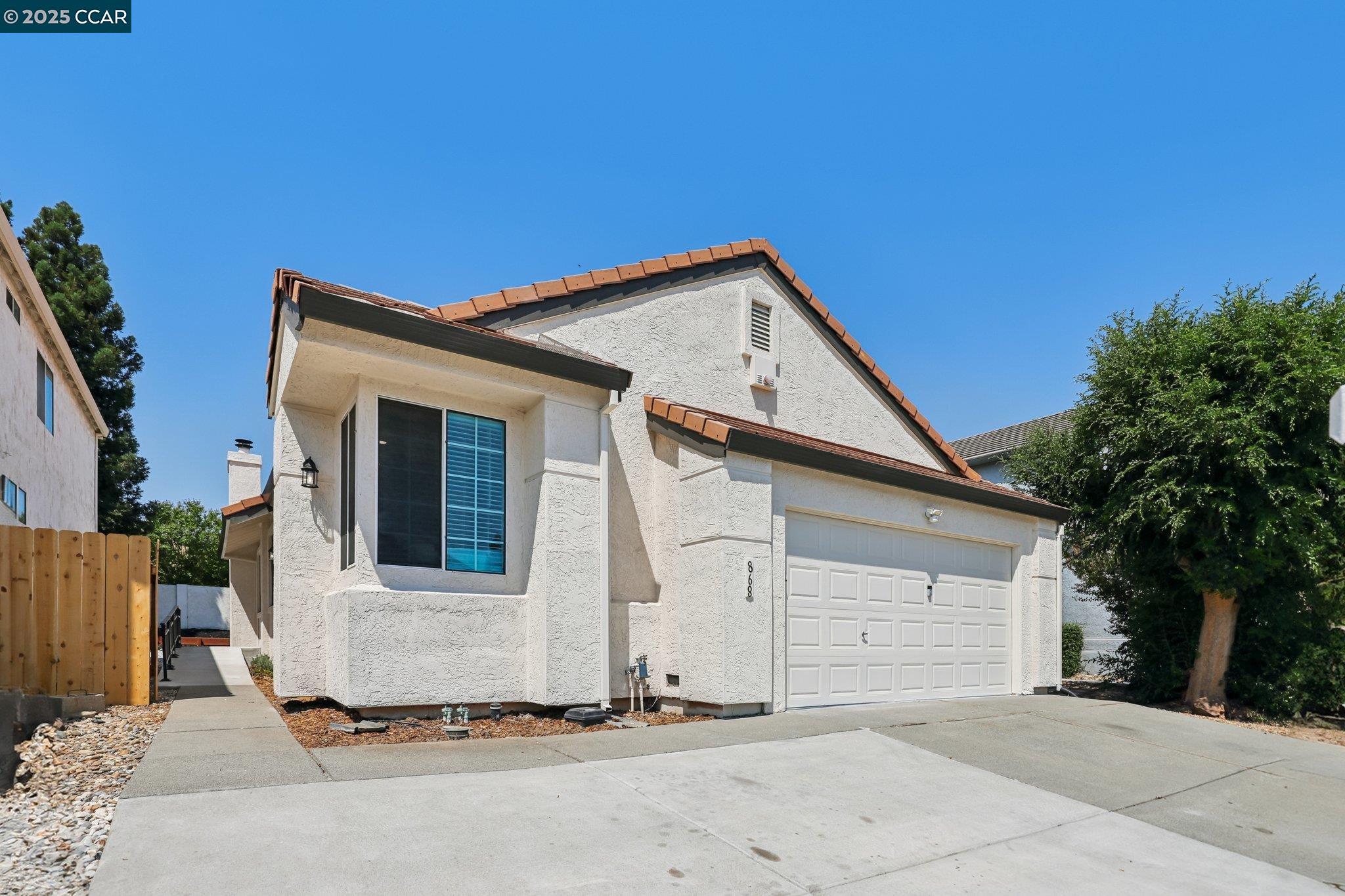 Detail Gallery Image 5 of 46 For 868 Clifton Way, Vacaville,  CA 95688 - 3 Beds | 2 Baths