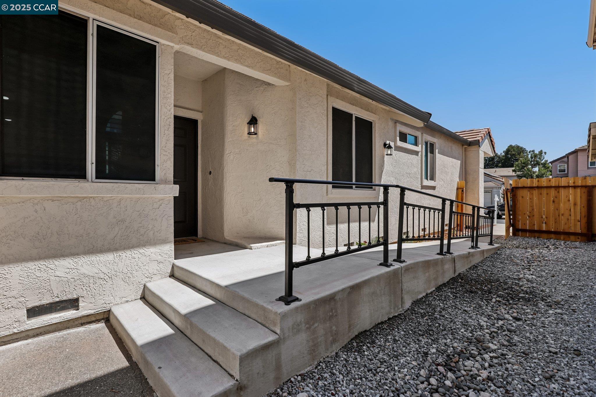 Detail Gallery Image 7 of 46 For 868 Clifton Way, Vacaville,  CA 95688 - 3 Beds | 2 Baths